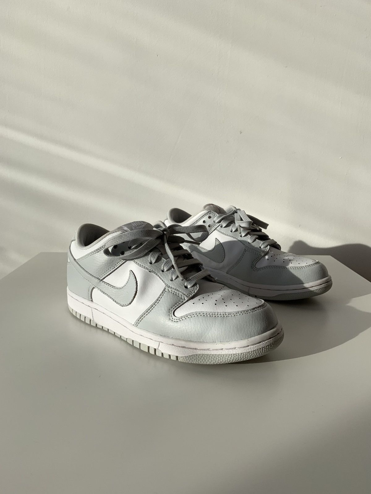 Nike 2016 Nike Dunk Low Pure Platinum / Wolf Grey Zen Grey White Size US 7.5 / IT 37.5 - 8 Thumbnail