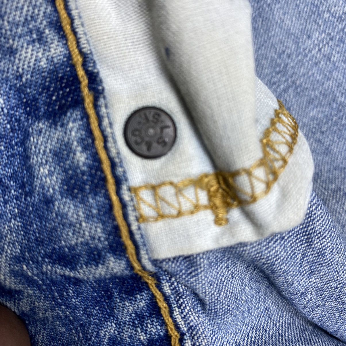 Levi's Vintage Levi’s 569 Light Wash Blue Denim Size US 34 / EU 50 - 7 Thumbnail