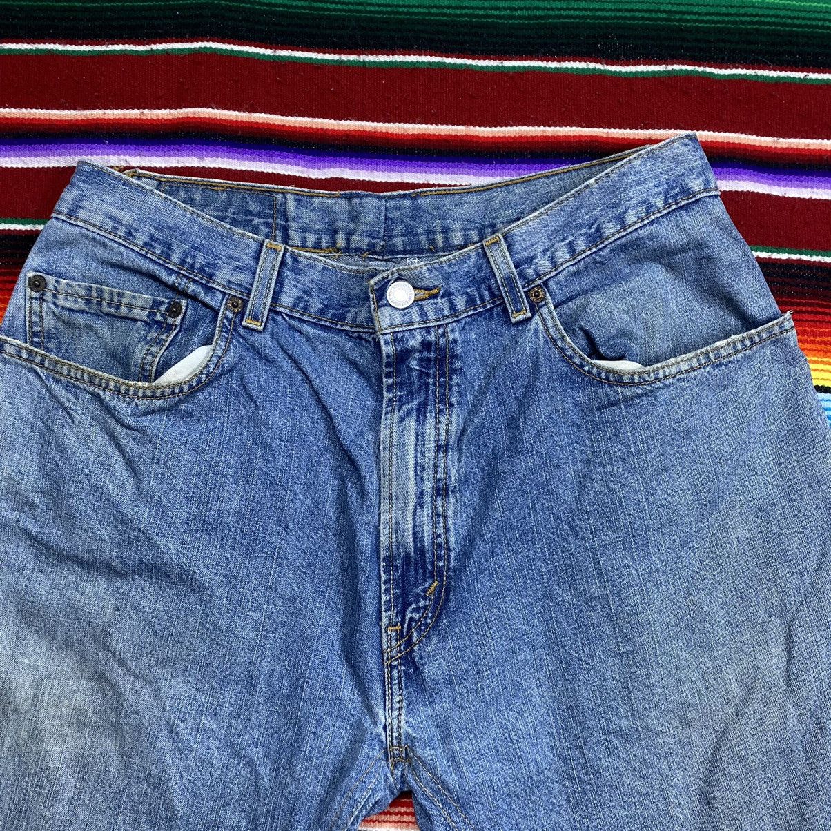 Levi's Vintage Levi’s 569 Light Wash Blue Denim Size US 34 / EU 50 - 2 Thumbnail