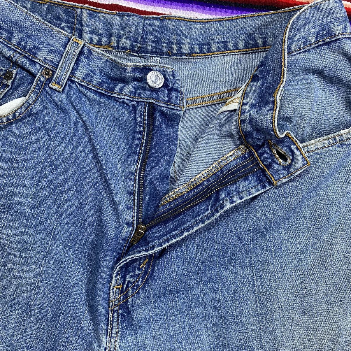 Levi's Vintage Levi’s 569 Light Wash Blue Denim Size US 34 / EU 50 - 5 Thumbnail