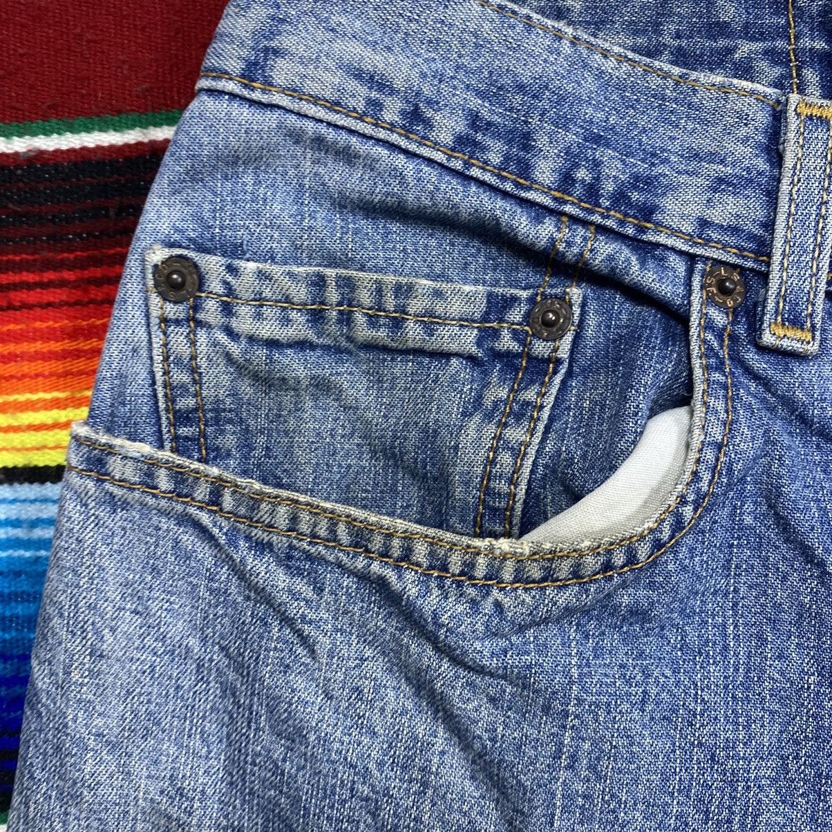 Levi's Vintage Levi’s 569 Light Wash Blue Denim Size US 34 / EU 50 - 4 Thumbnail