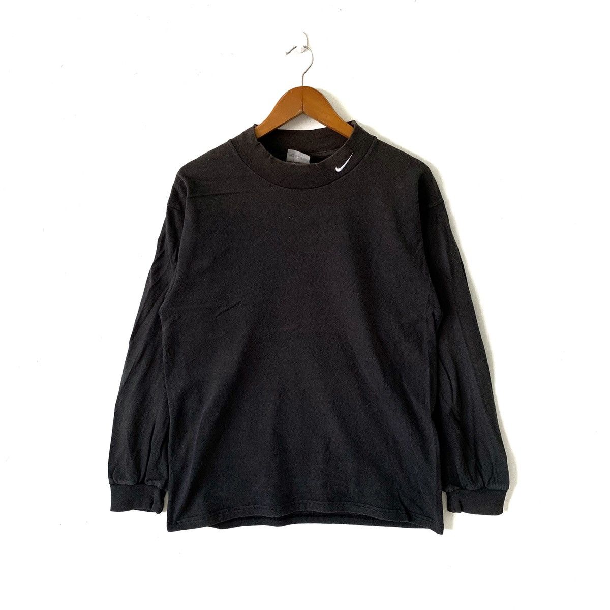 Nike × Vintage Vintage Nike Neck Logo Small Swoosh Sun Faded Sweatshirt Size US M / EU 48-50 / 2 - 1 Thumbnail
