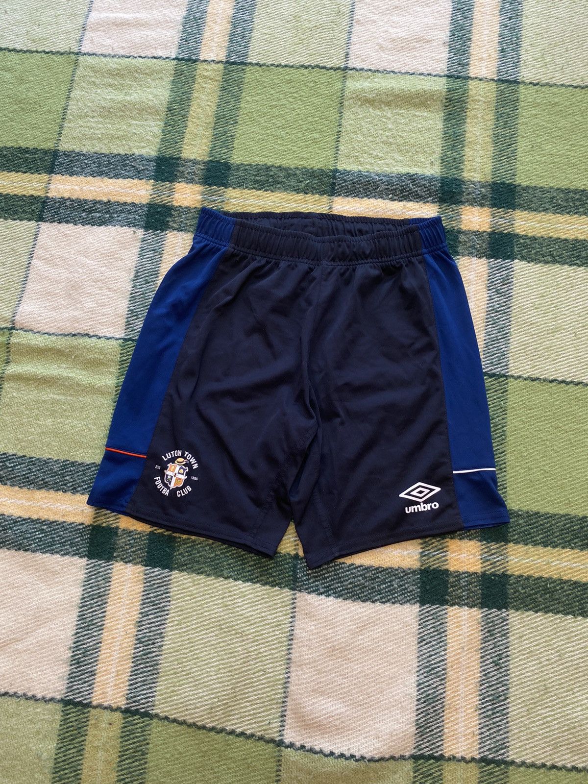 Umbro Vintage 90s Umbro shorts streetwear y2k casual style S Size US 30 / EU 46 - 1 Thumbnail