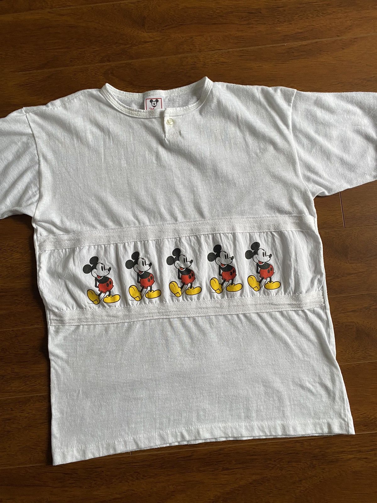 Disney × Mickey Mouse × Vintage Disney Wear Vintage Mickey Mouse 1 Button T-Shirt Medium Size US M / EU 48-50 / 2 - 1 Thumbnail