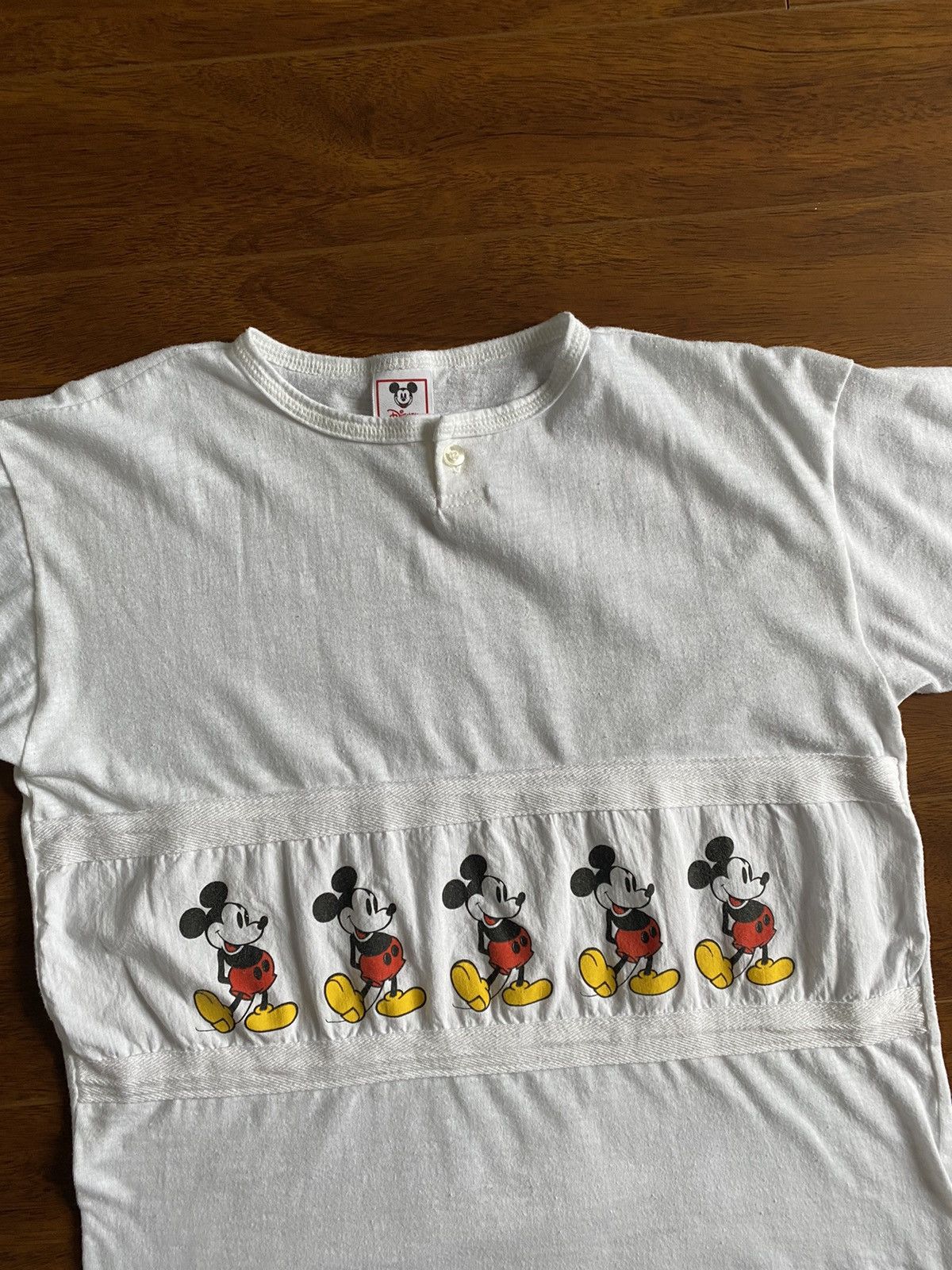 Disney × Mickey Mouse × Vintage Disney Wear Vintage Mickey Mouse 1 Button T-Shirt Medium Size US M / EU 48-50 / 2 - 3 Thumbnail