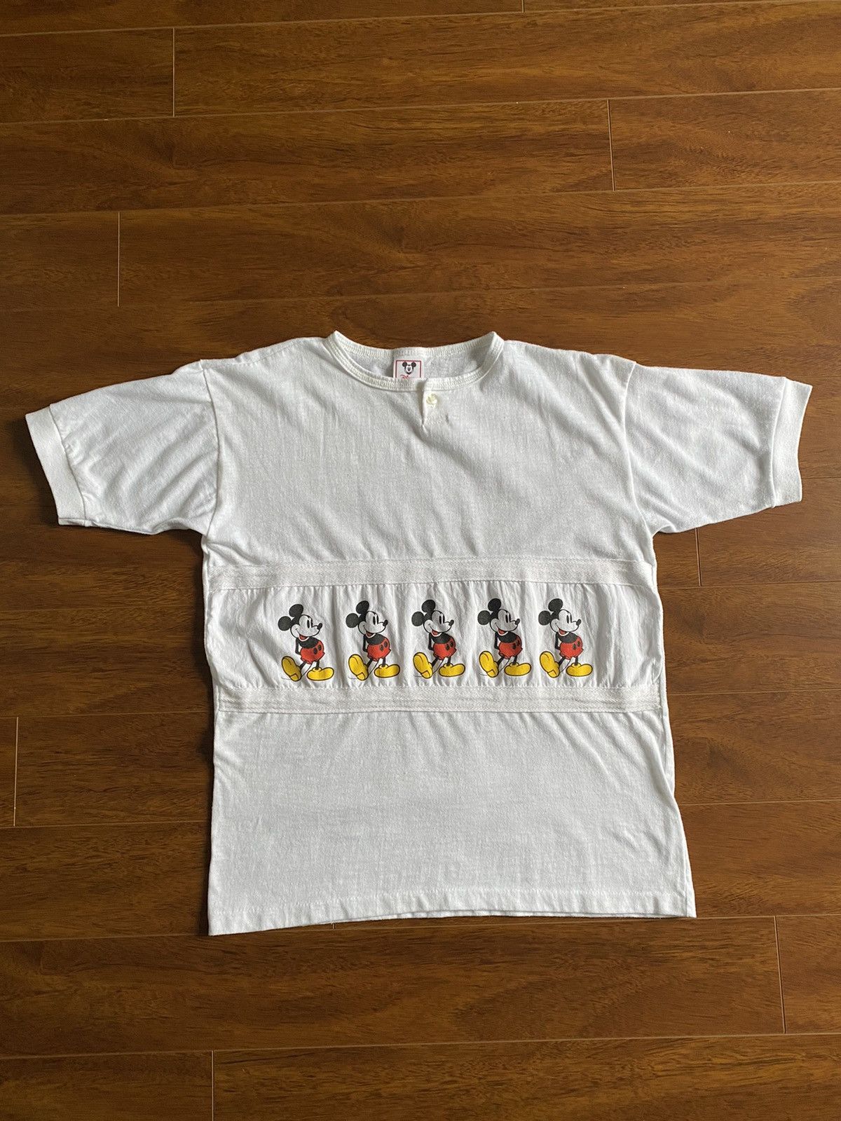 Disney × Mickey Mouse × Vintage Disney Wear Vintage Mickey Mouse 1 Button T-Shirt Medium Size US M / EU 48-50 / 2 - 2 Thumbnail