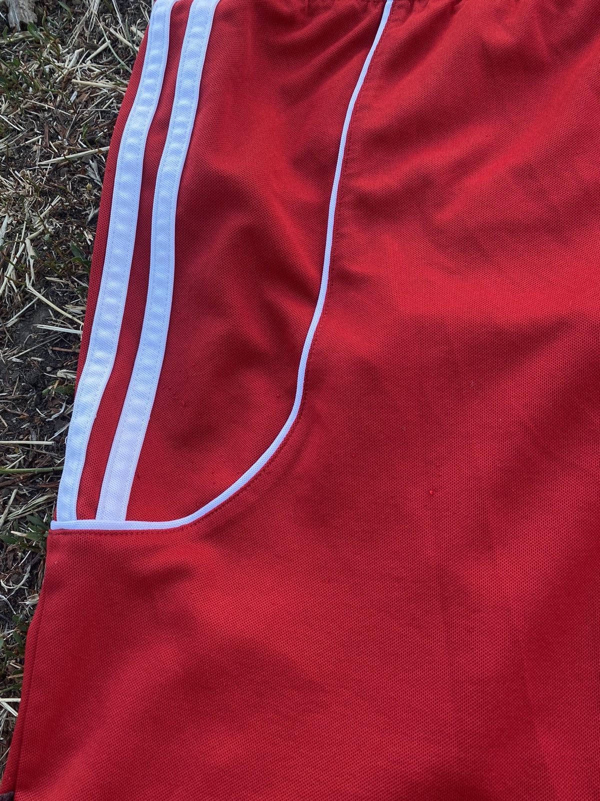 Adidas Vintage Adidas shorts streetwear y2k casual style size L Size US 34 / EU 50 - 2 Thumbnail