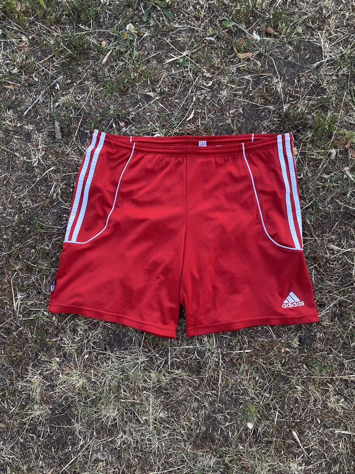 Adidas Vintage Adidas shorts streetwear y2k casual style size L Size US 34 / EU 50 - 1 Thumbnail