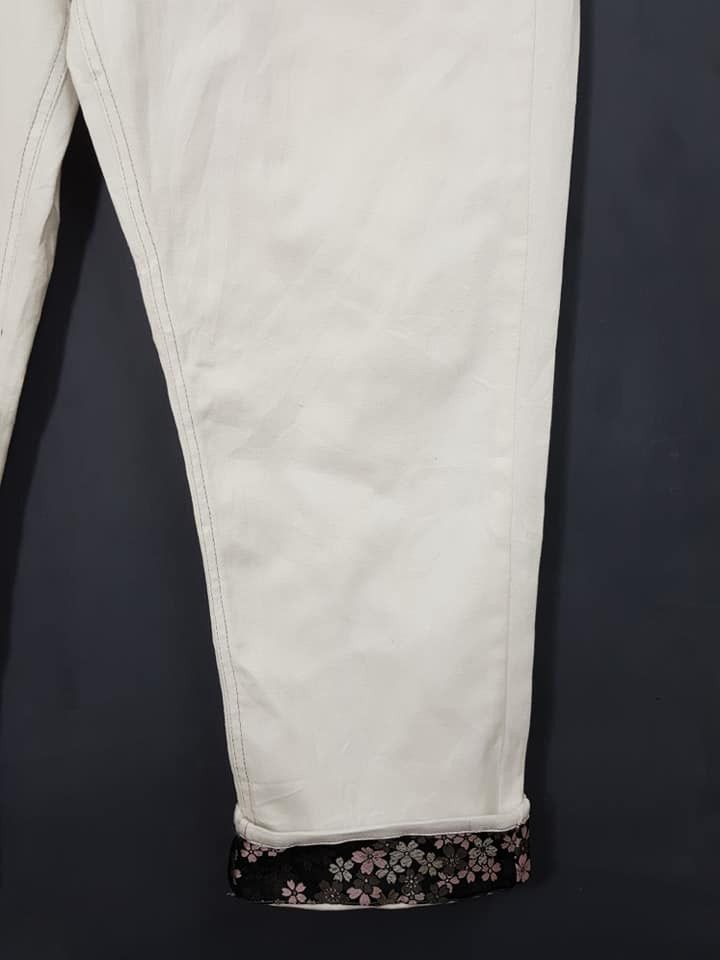 Designer Japan Floral Patchwork White Stretchable Jeans Ankle Pant Size US 37 - 12 Thumbnail