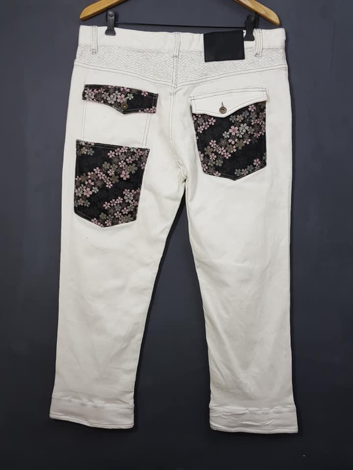 Designer Japan Floral Patchwork White Stretchable Jeans Ankle Pant Size US 37 - 3 Thumbnail