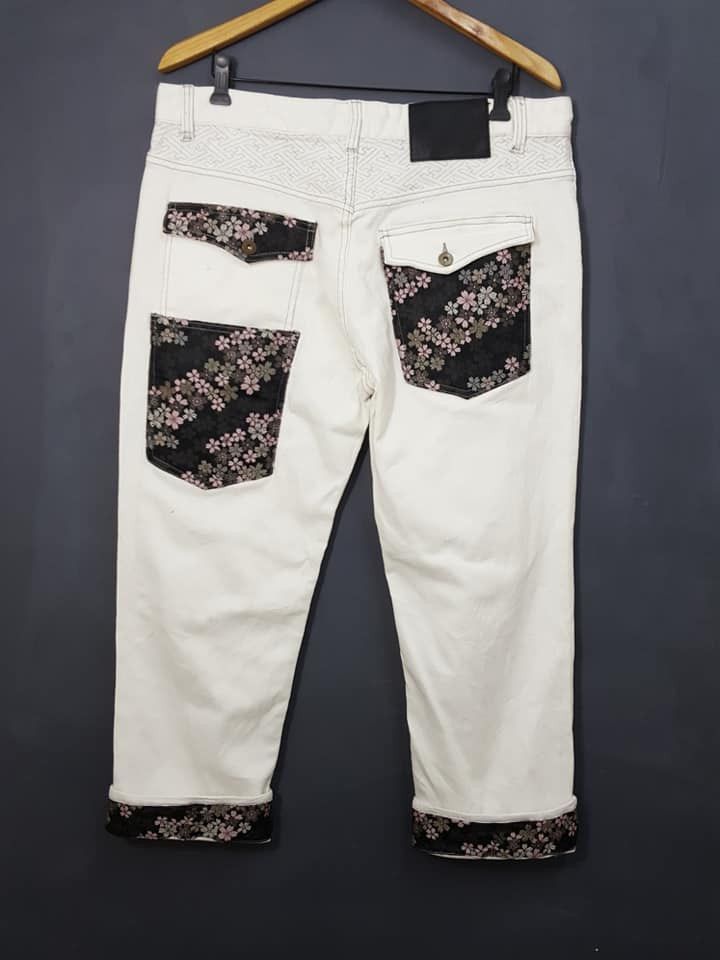 Designer Japan Floral Patchwork White Stretchable Jeans Ankle Pant Size US 37 - 2 Thumbnail