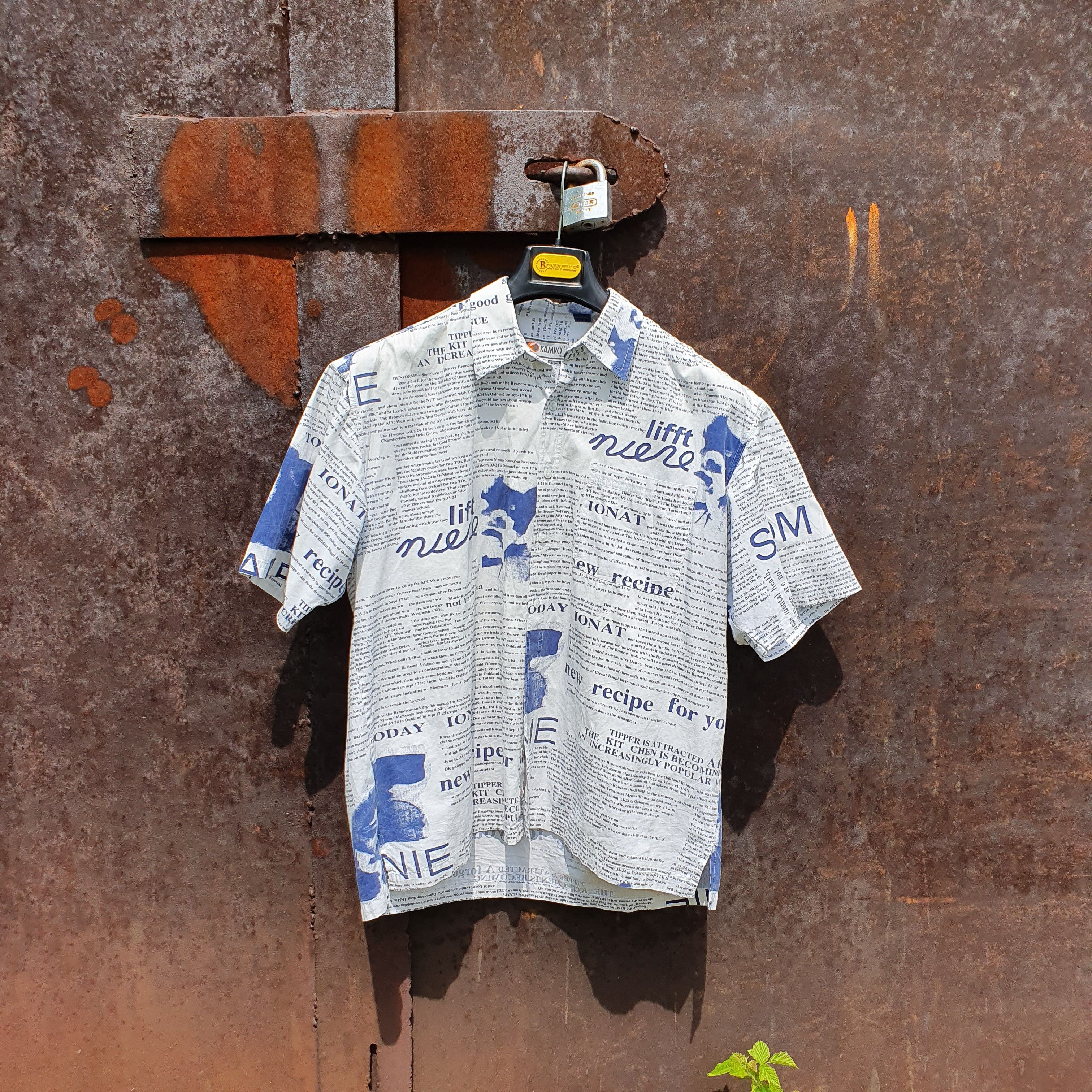 Vintage Rare News Paper Design Shirt similar to JOHN GALLIANO Size US M / EU 48-50 / 2 - 9 Thumbnail