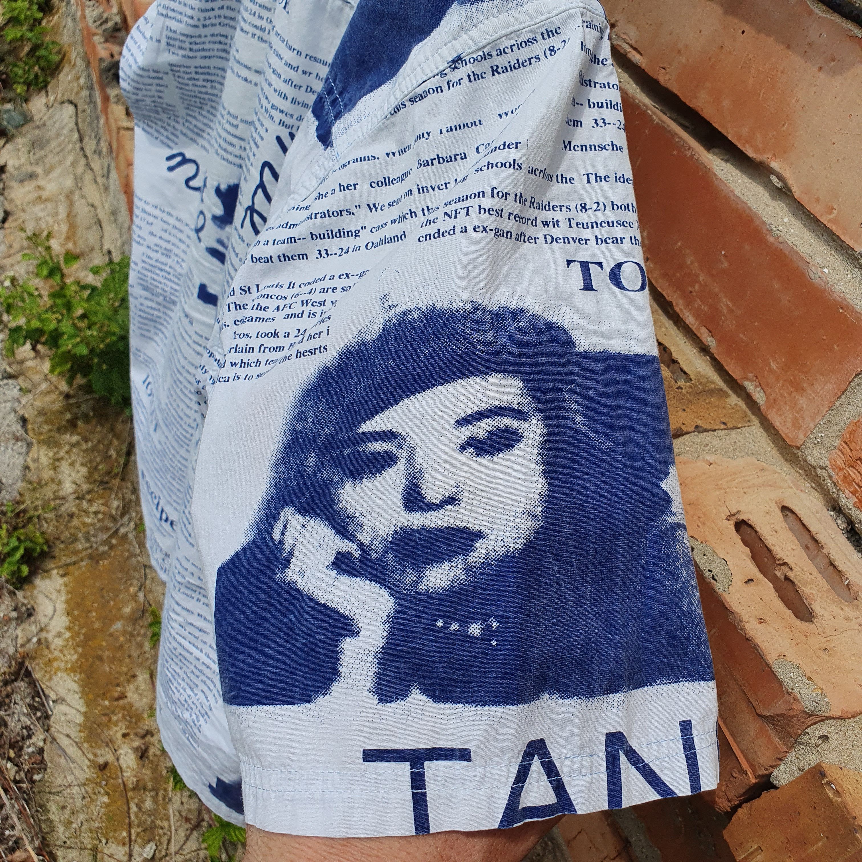 Vintage Rare News Paper Design Shirt similar to JOHN GALLIANO Size US M / EU 48-50 / 2 - 10 Thumbnail