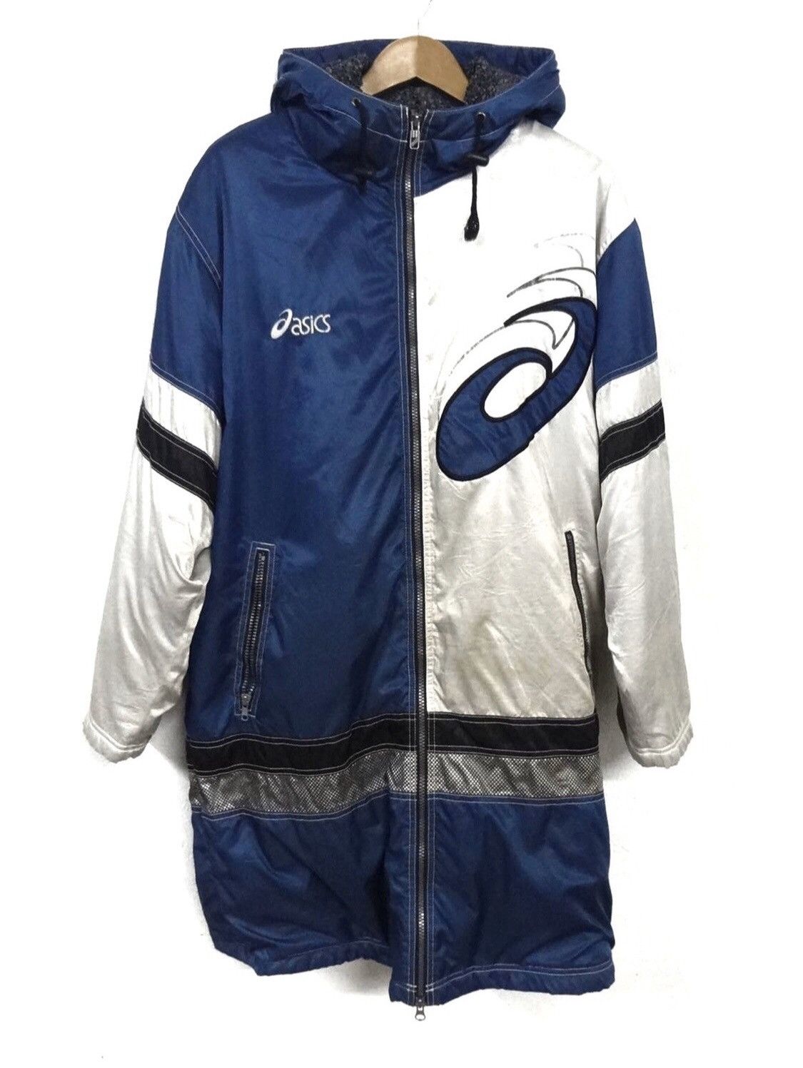 Asics Vintage Asics Sportswear Windbreaker Bomber Long Jacket Size US L / EU 52-54 / 3 - 1 Thumbnail