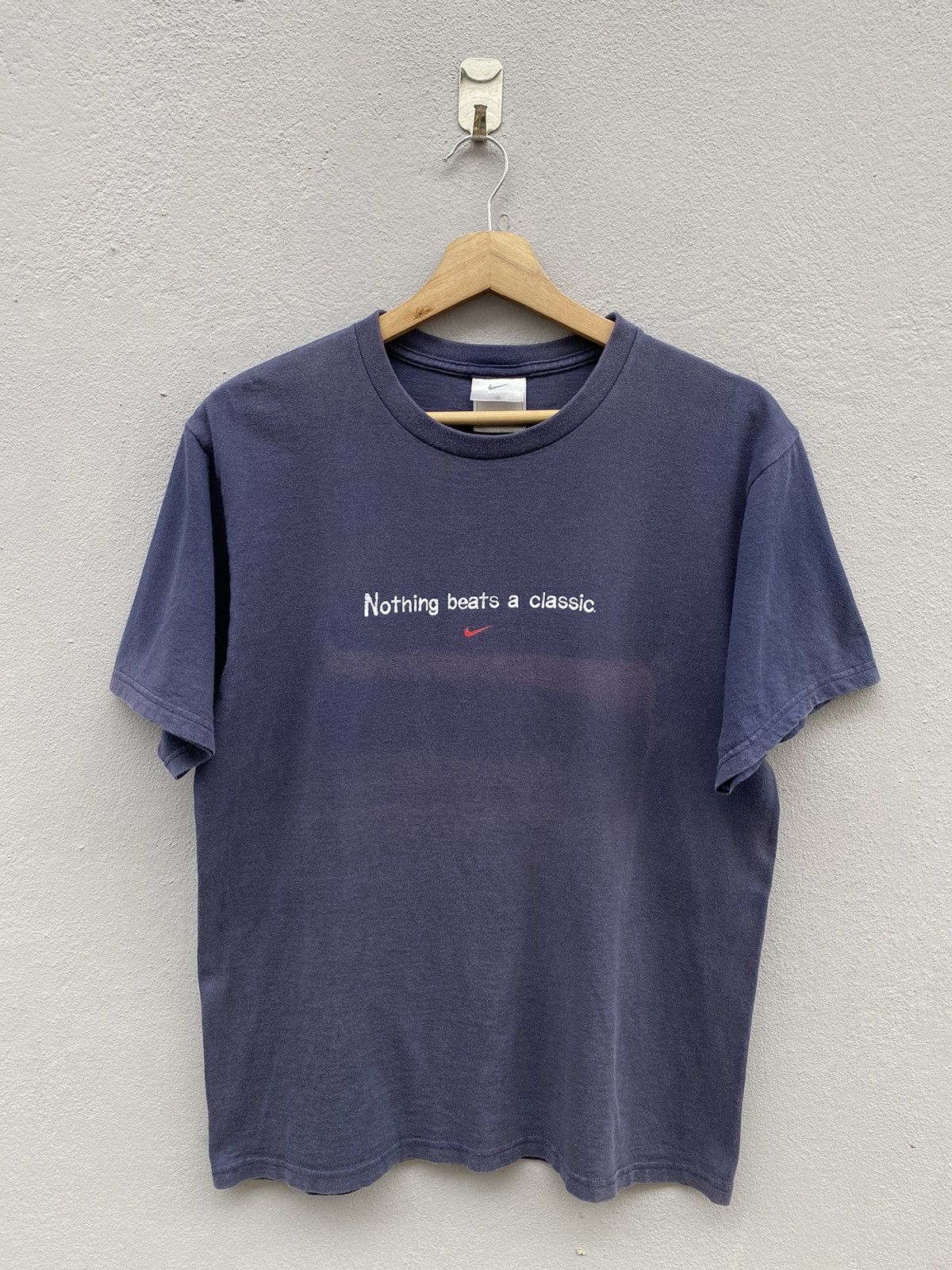 Nike Vintage Nike “Nothing beats a classic” Trainers Shoes Tee Size US S / EU 44-46 / 1 - 2 Thumbnail