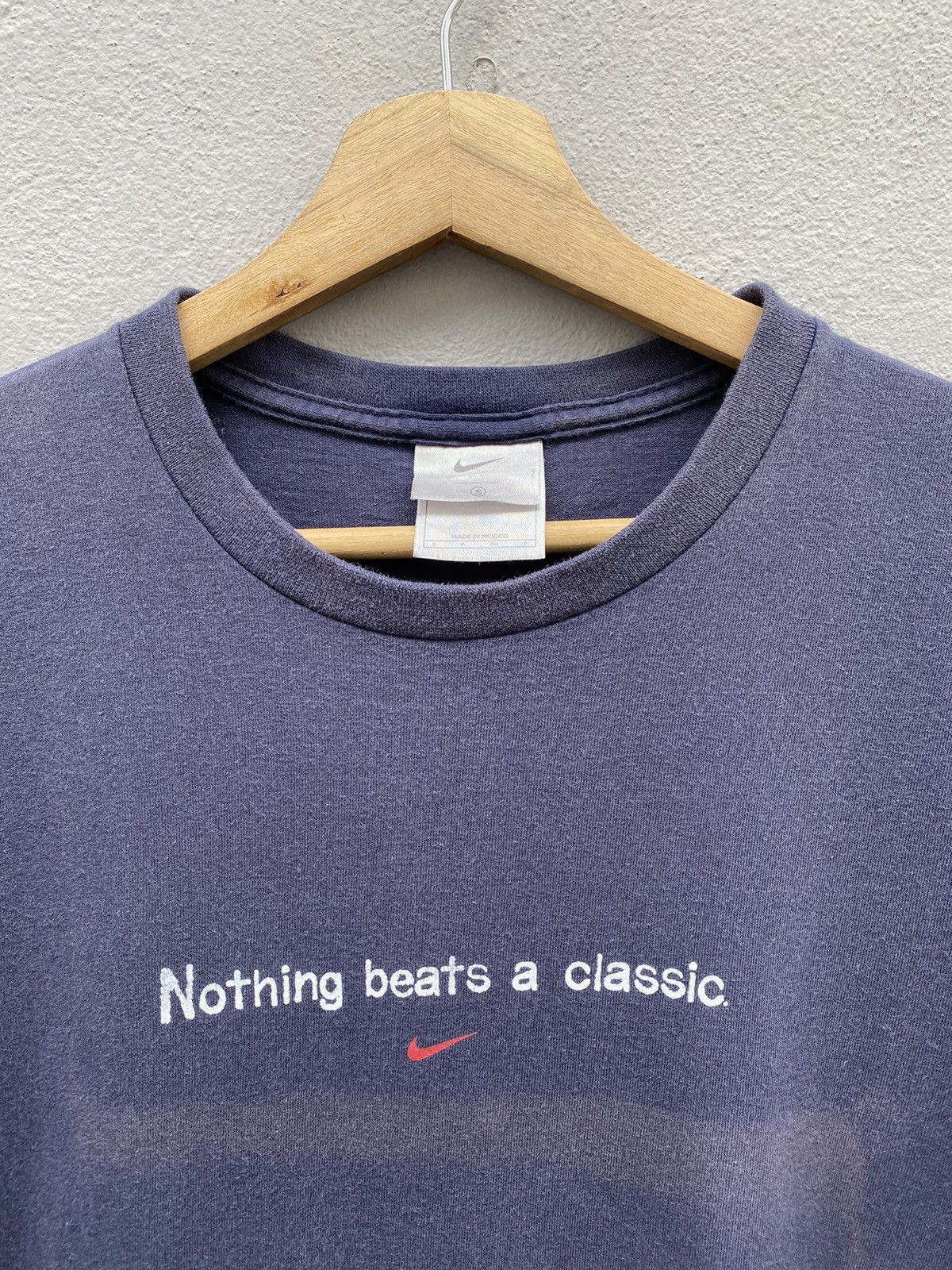 Nike Vintage Nike “Nothing beats a classic” Trainers Shoes Tee Size US S / EU 44-46 / 1 - 6 Thumbnail