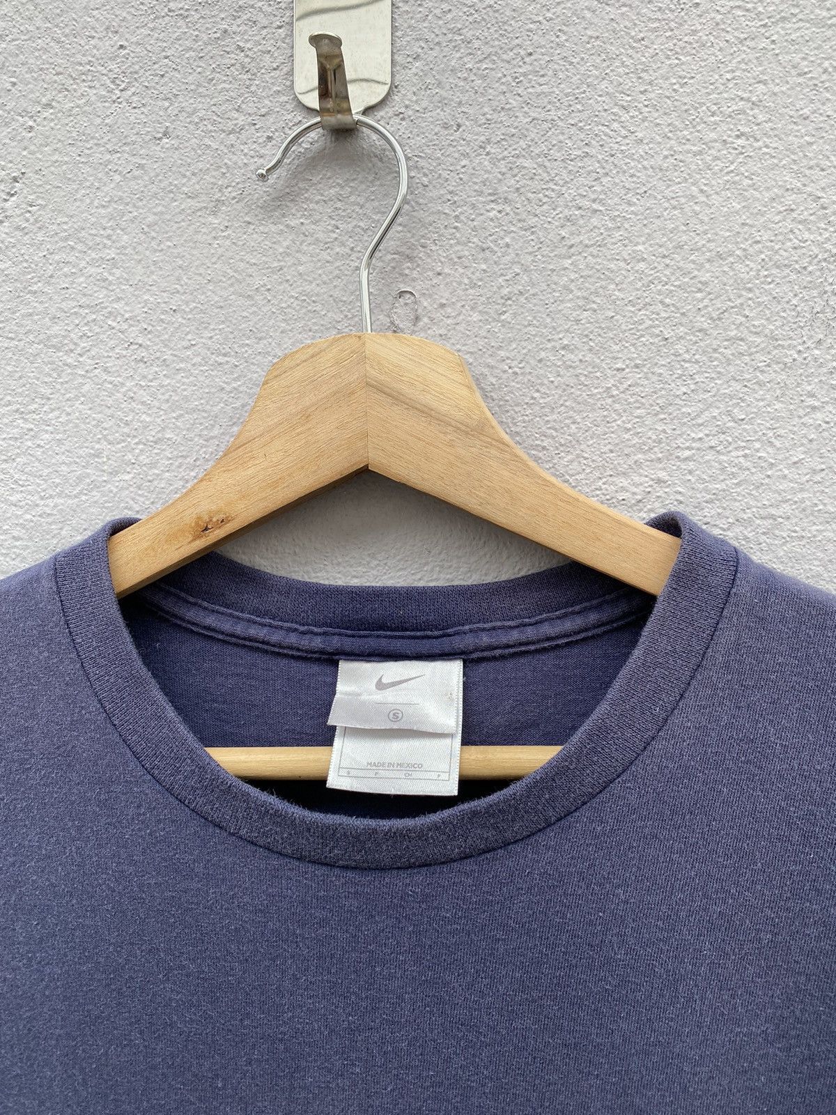 Nike Vintage Nike “Nothing beats a classic” Trainers Shoes Tee Size US S / EU 44-46 / 1 - 4 Thumbnail