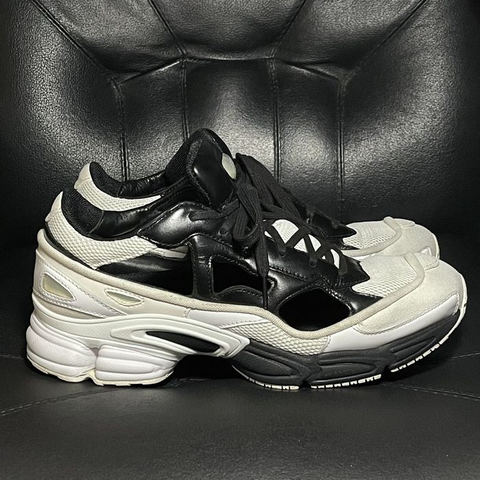 Raf simons store ozweego replicant sizing