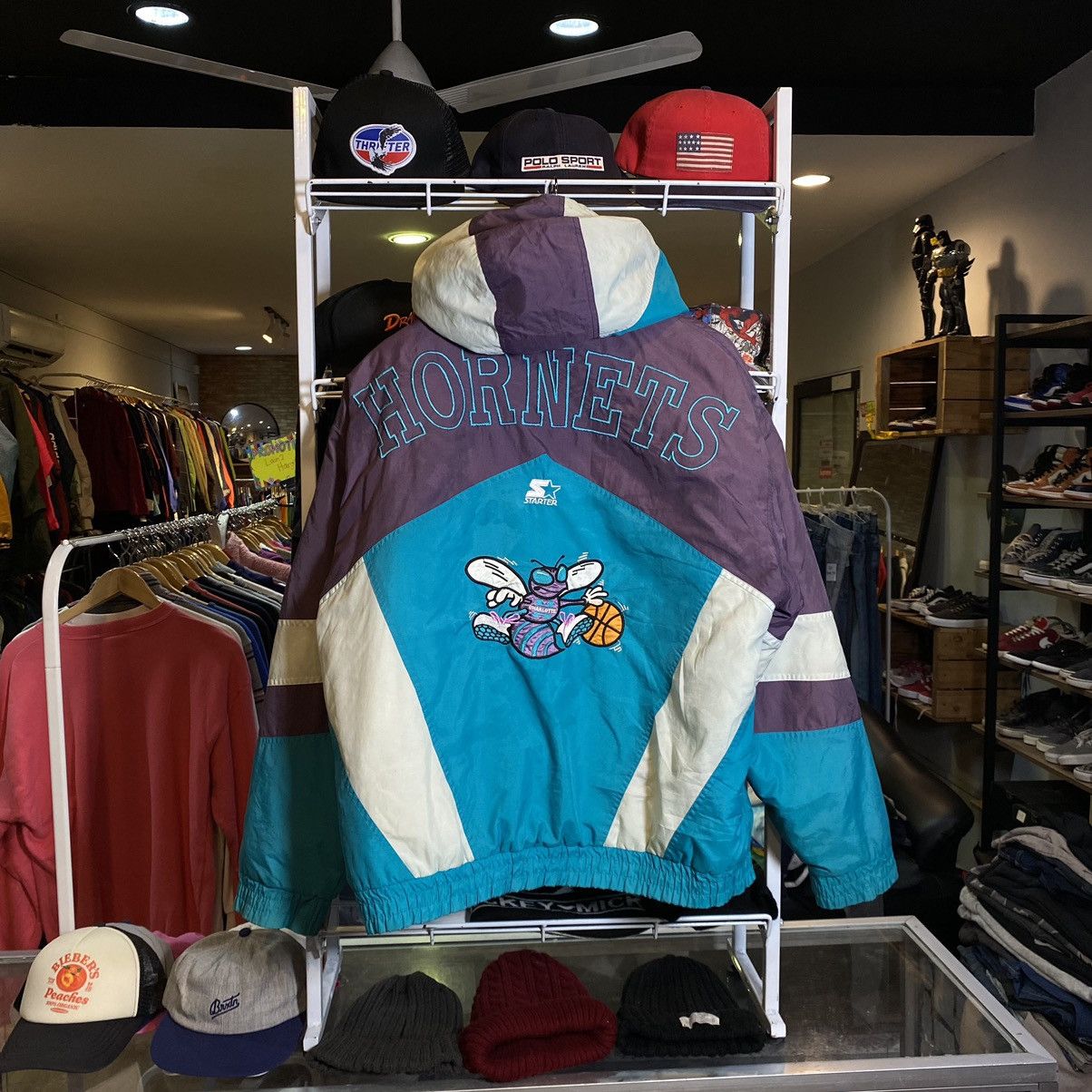 NBA × Starter × Vintage Vintage 90’s NBA Charlotte Hornets Puffer Starter Jacket Size US L / EU 52-54 / 3 - 1 Thumbnail