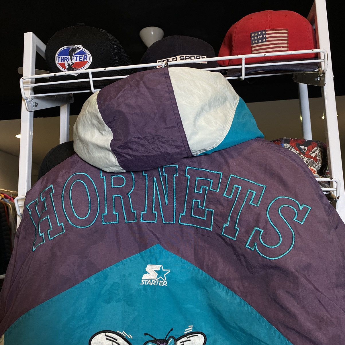 NBA × Starter × Vintage Vintage 90’s NBA Charlotte Hornets Puffer Starter Jacket Size US L / EU 52-54 / 3 - 13 Thumbnail