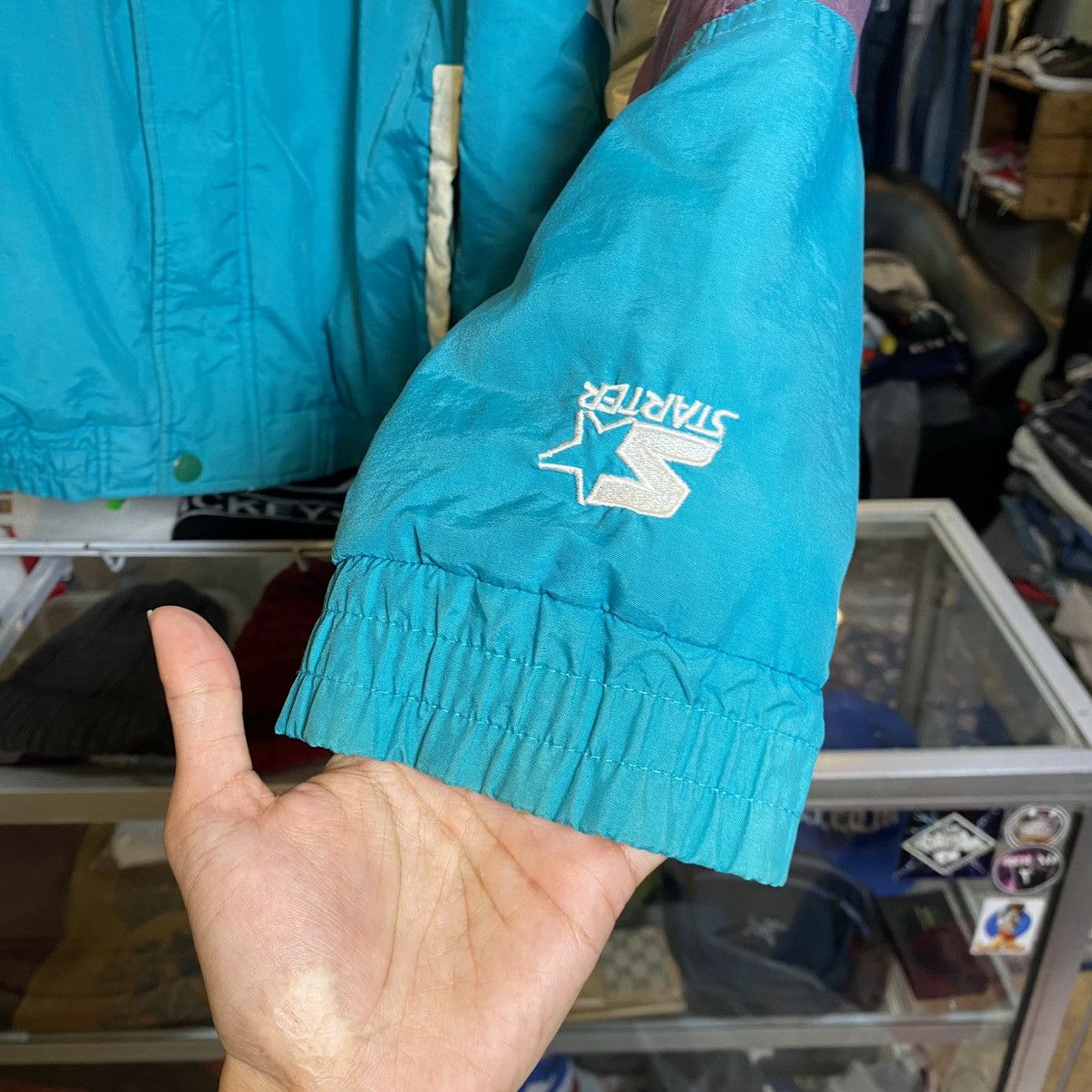 NBA × Starter × Vintage Vintage 90’s NBA Charlotte Hornets Puffer Starter Jacket Size US L / EU 52-54 / 3 - 6 Thumbnail
