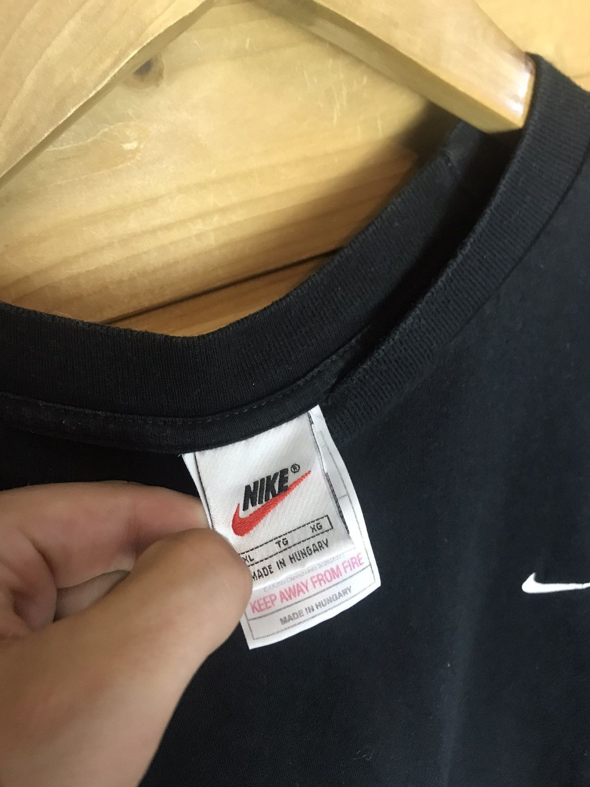 Vintage Vintage 90s Nike small logo t-shirt Size US XL / EU 56 / 4 - 6 Thumbnail