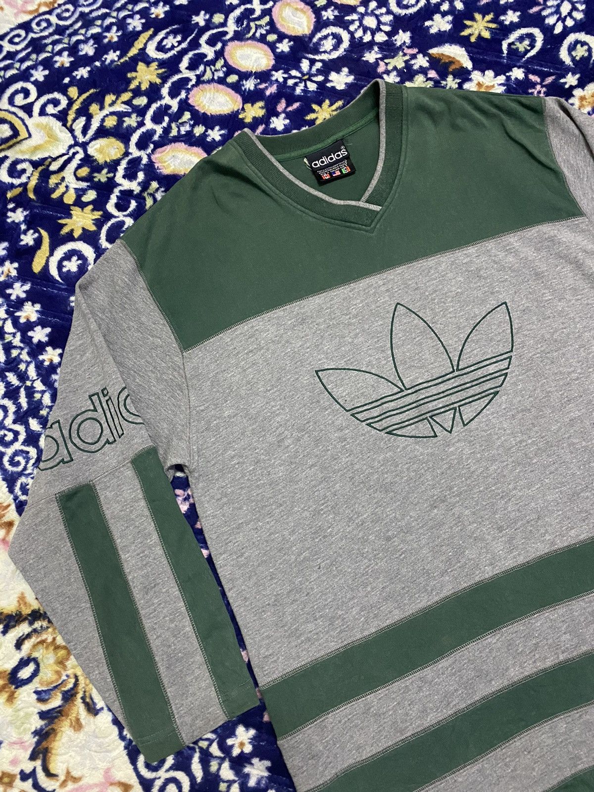 Adidas 🔥 Steals 🔥 Vintage Adidas Long Sleeve Big Logo Size US XL / EU 56 / 4 - 4 Thumbnail
