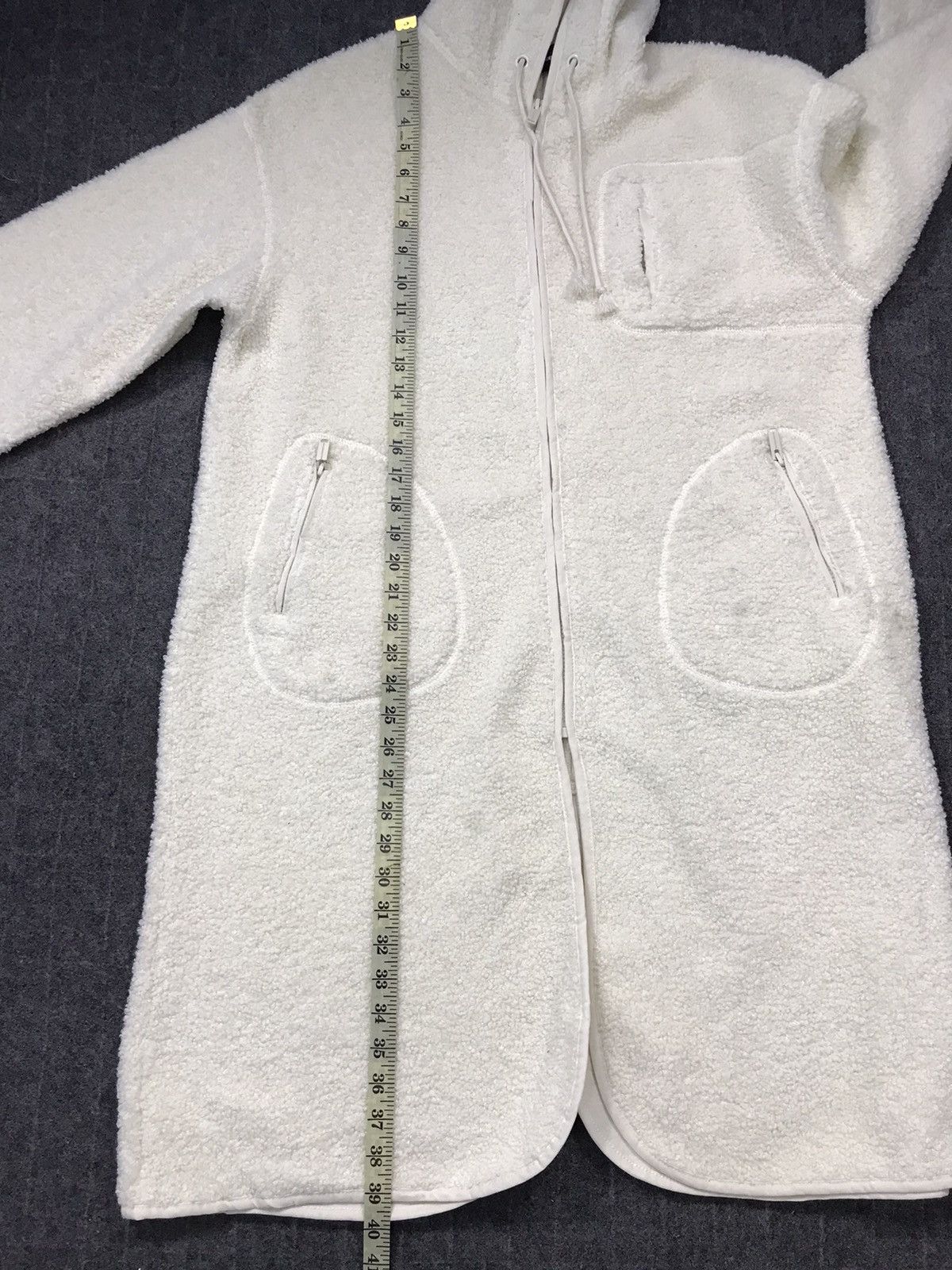 Japanese Brand × Undercover Undercover x GU Long Coat Fluffy Jacket K1228j Size S / US 4 / IT 40 - 11 Thumbnail