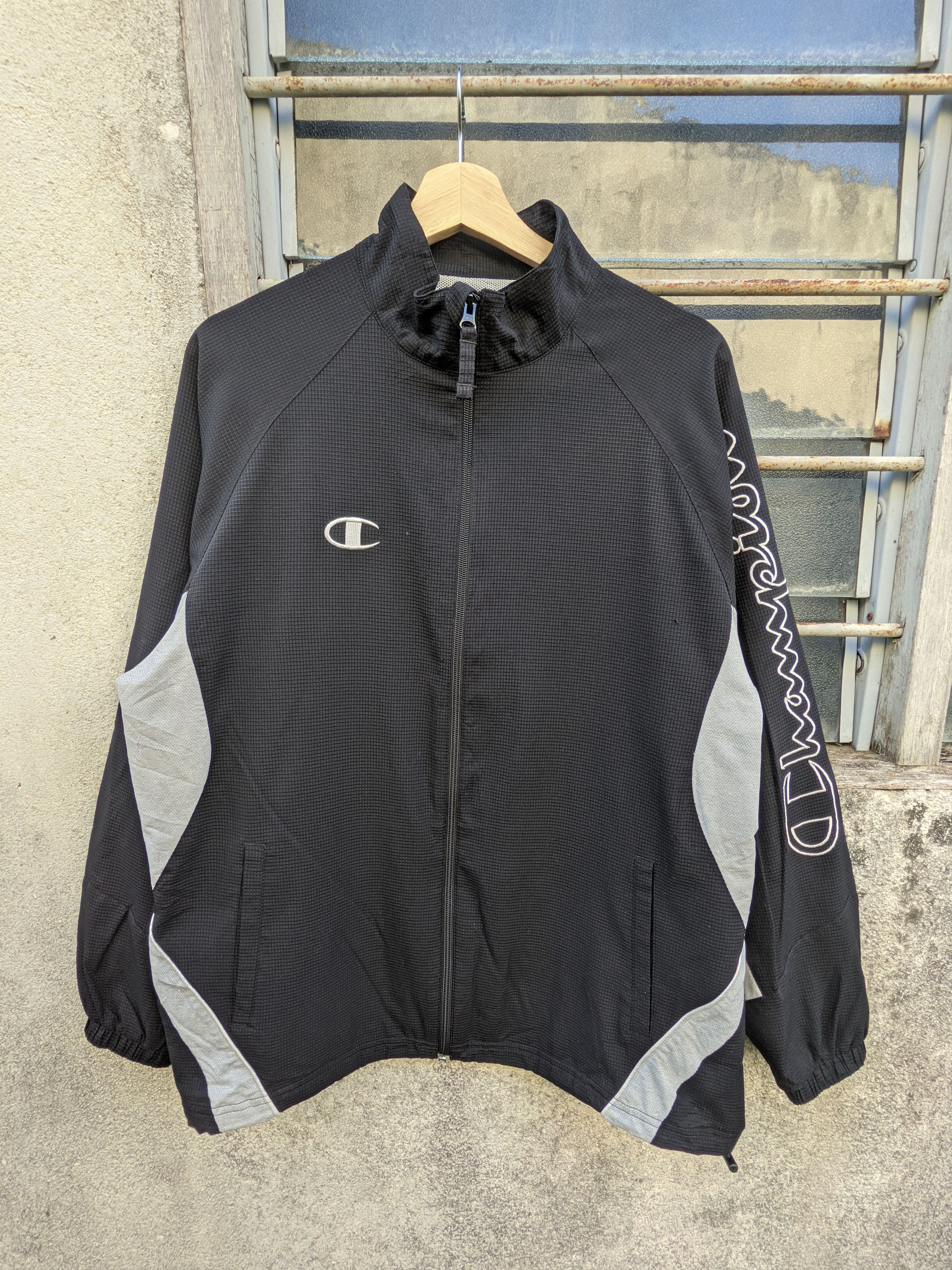 Champion × Vintage ⚡️Steals⚡️ Vintage Champion Embroidery Drawstring Jacket Size US L / EU 52-54 / 3 - 5 Thumbnail
