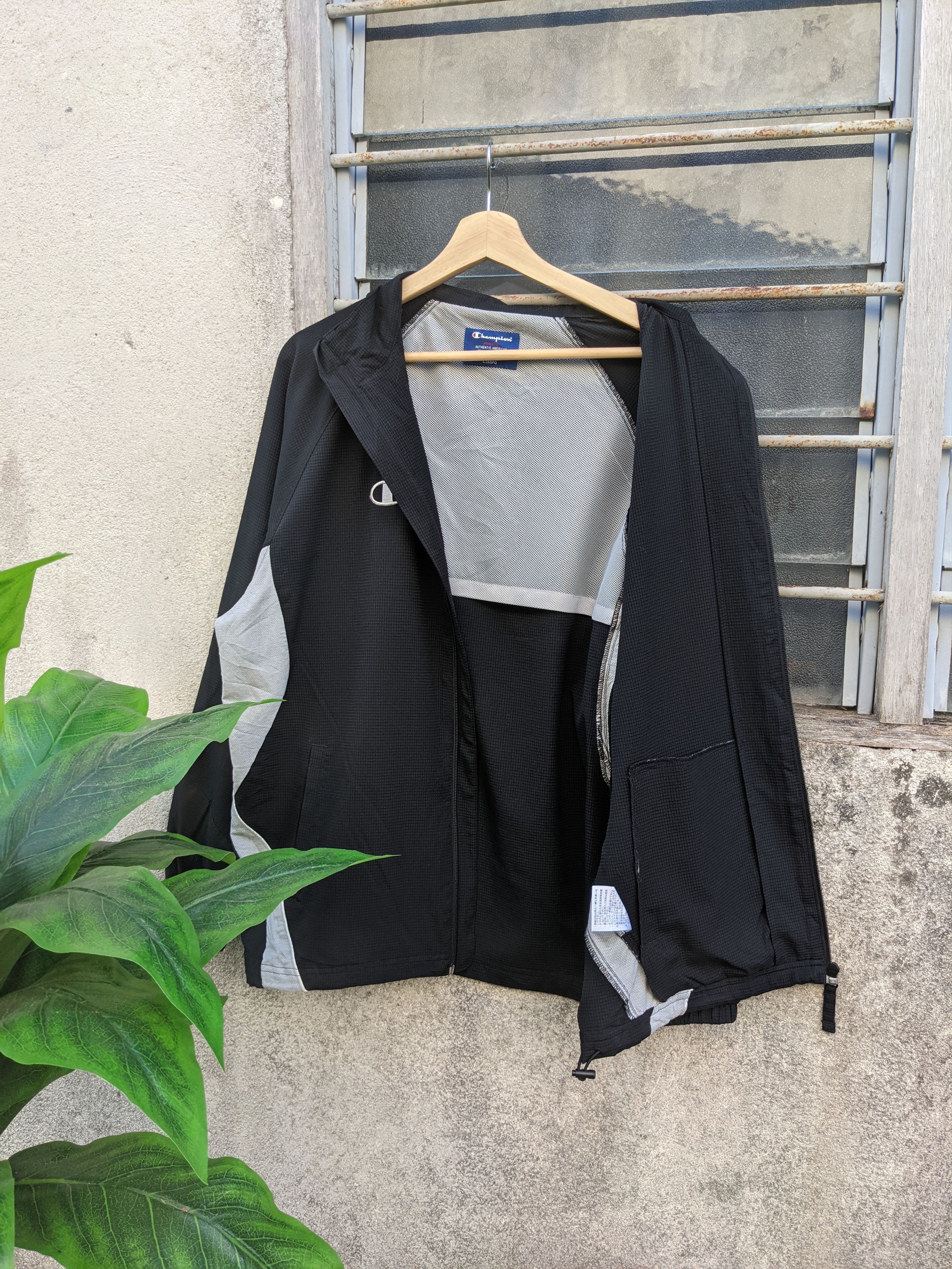 Champion × Vintage ⚡️Steals⚡️ Vintage Champion Embroidery Drawstring Jacket Size US L / EU 52-54 / 3 - 6 Thumbnail