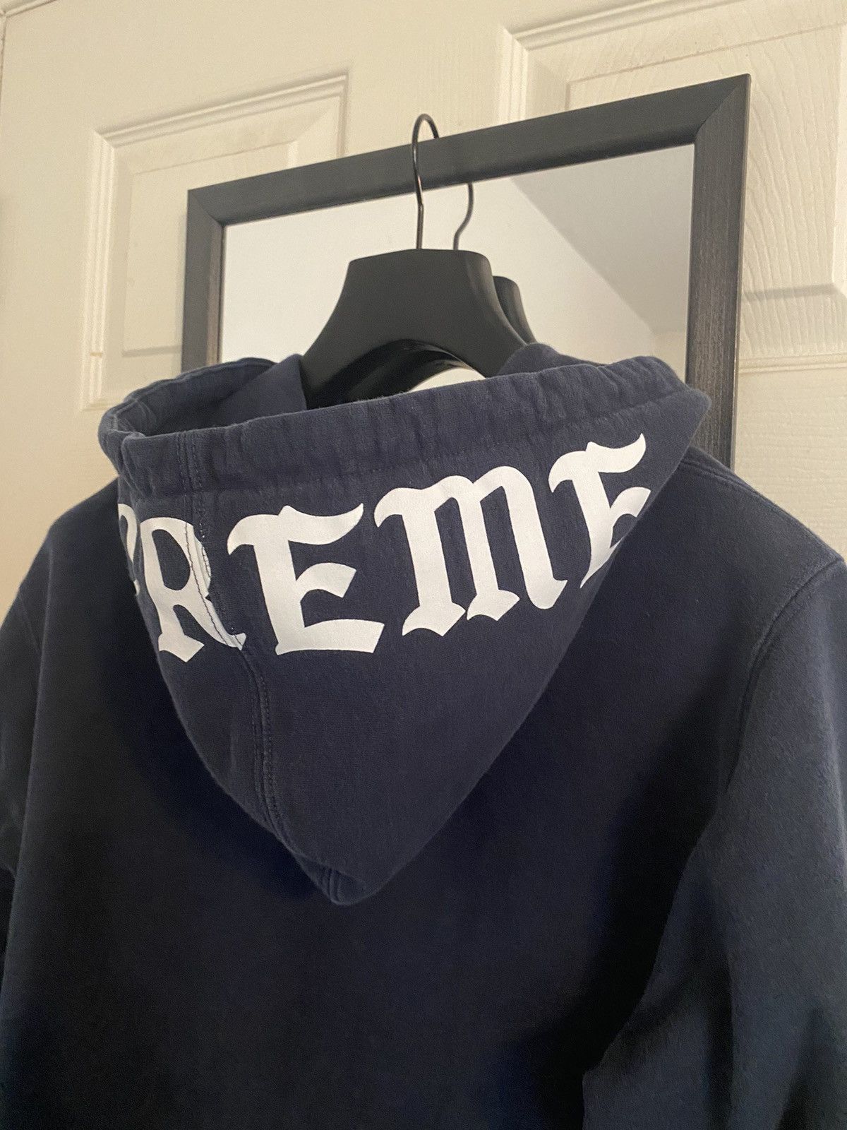 Supreme Old English Hood Detail Sweater Size US L / EU 52-54 / 3 - 4 Thumbnail