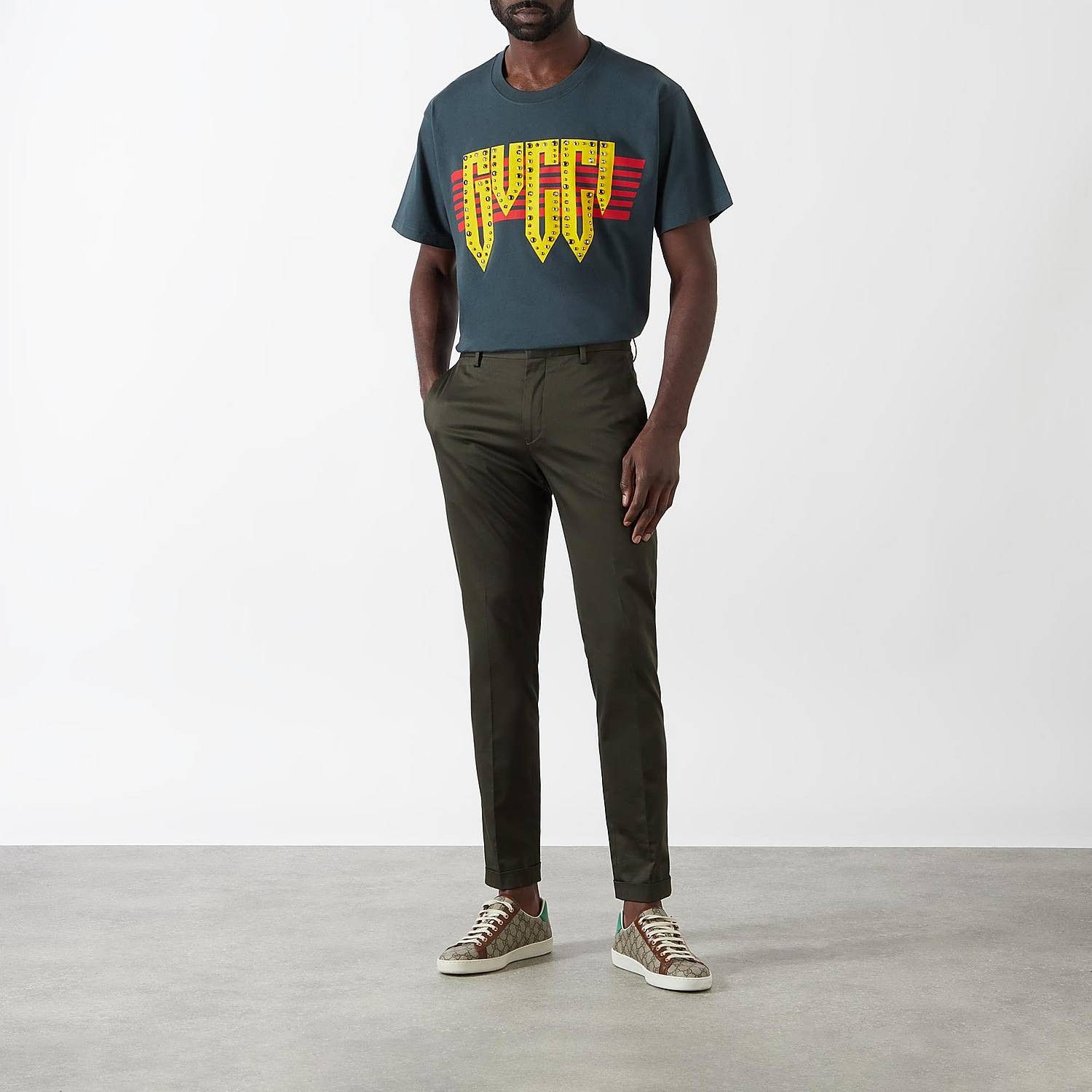 Gucci GUCCI gray studded Rock logo print oversize t-shirt Large Size US L / EU 52-54 / 3 - 3 Thumbnail