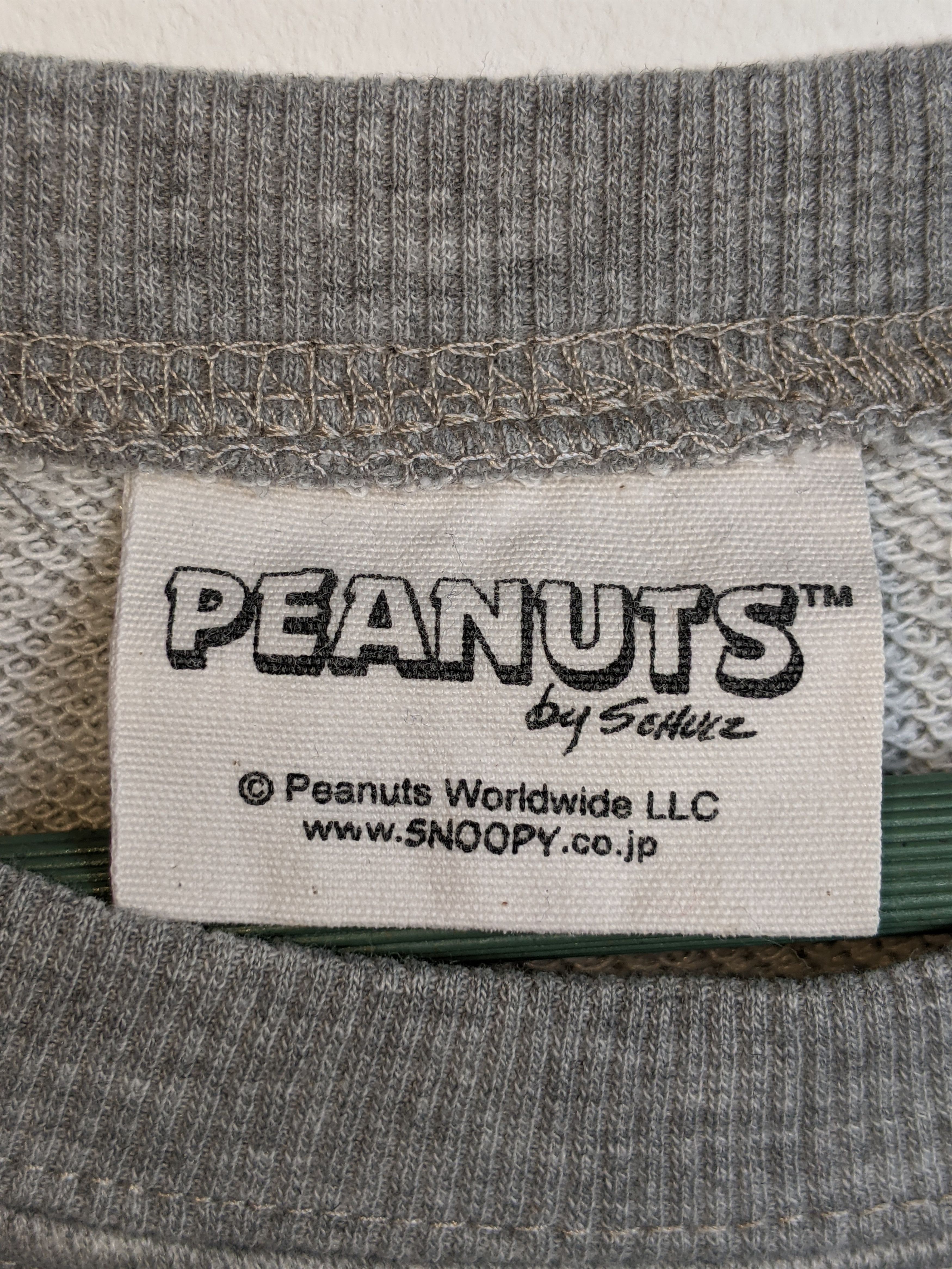 Cartoon Network × Japanese Brand × Peanuts Vintage Snoopy Carpet Logo Sweatshirt Size US L / EU 52-54 / 3 - 4 Thumbnail