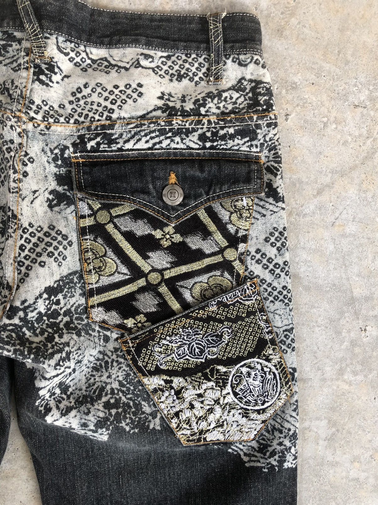 Japanese Brand Japanaese GUMU Embroidered Jeans Distressed Jeans Size US 33 - 10 Thumbnail