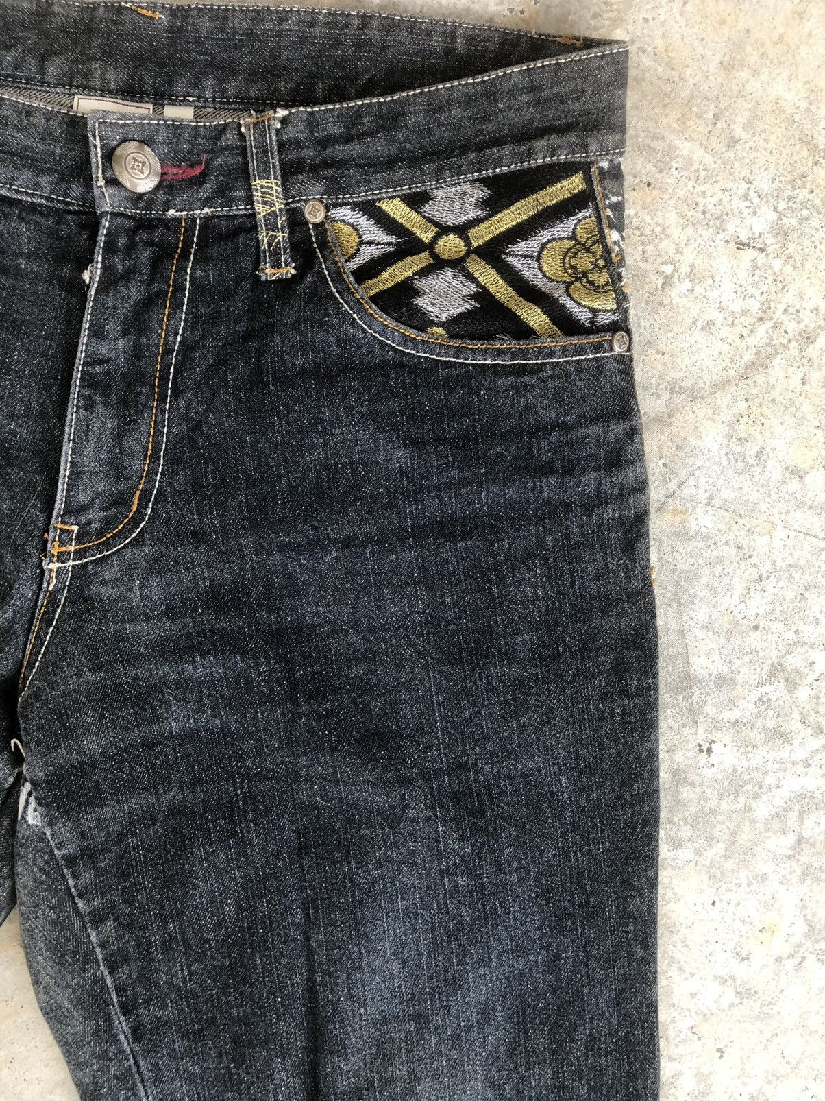 Japanese Brand Japanaese GUMU Embroidered Jeans Distressed Jeans Size US 33 - 5 Thumbnail