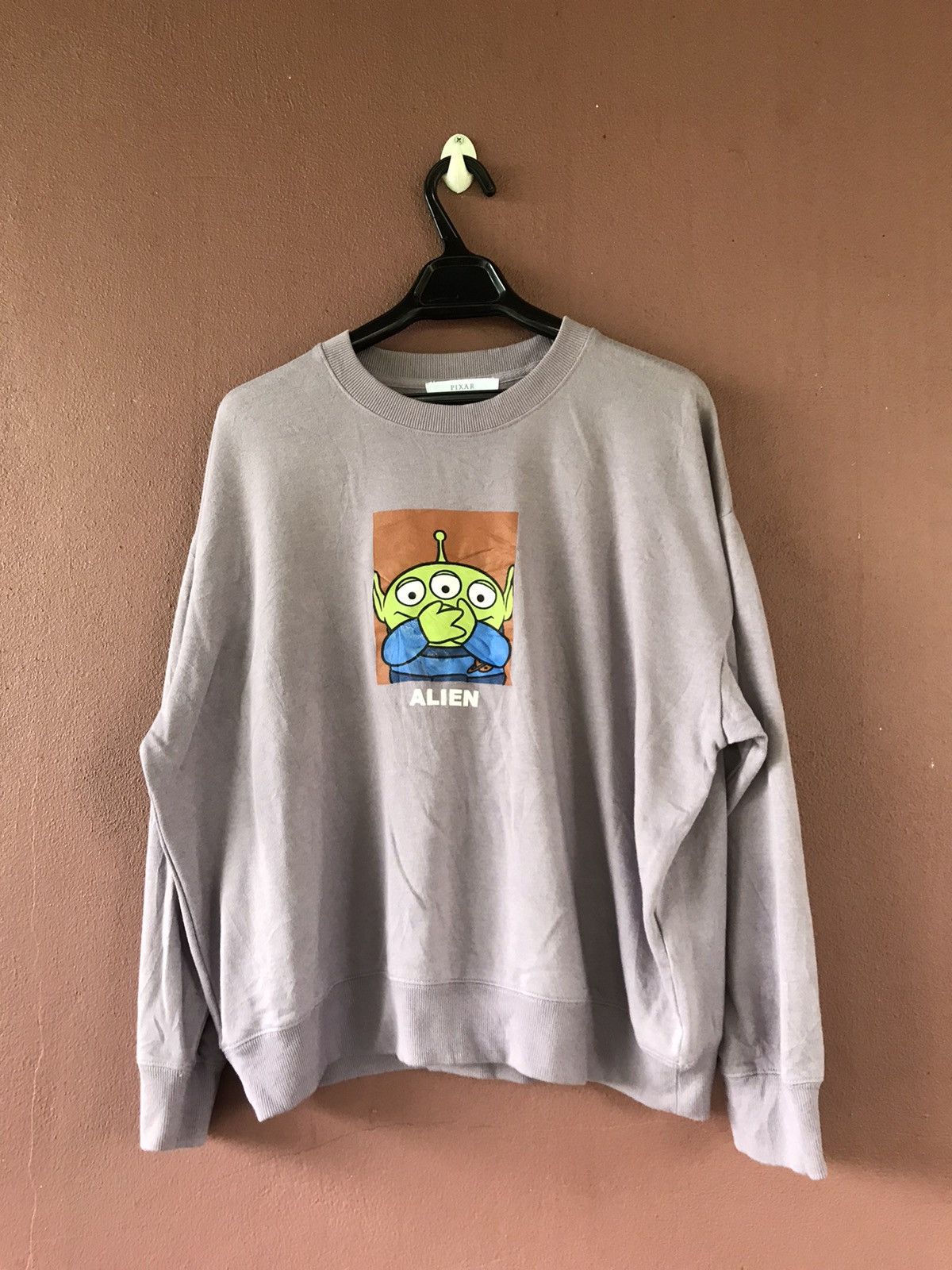 Cartoon Network Disney Pixar Toy Story Alien Space Crane sweatshirt size LL Size US XL / EU 56 / 4 - 1 Thumbnail