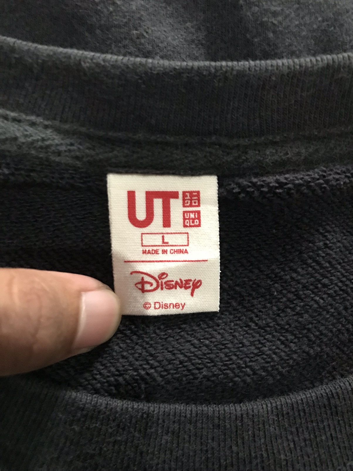 Disney Uniqlo Disney Mickey Mouse Sweatshirt size L Size US L / EU 52-54 / 3 - 3 Thumbnail