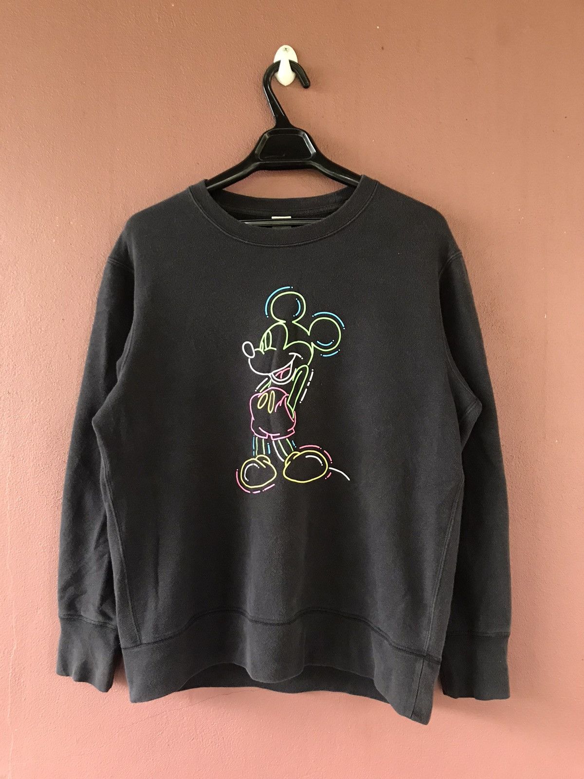 Disney Uniqlo Disney Mickey Mouse Sweatshirt size L Size US L / EU 52-54 / 3 - 1 Thumbnail