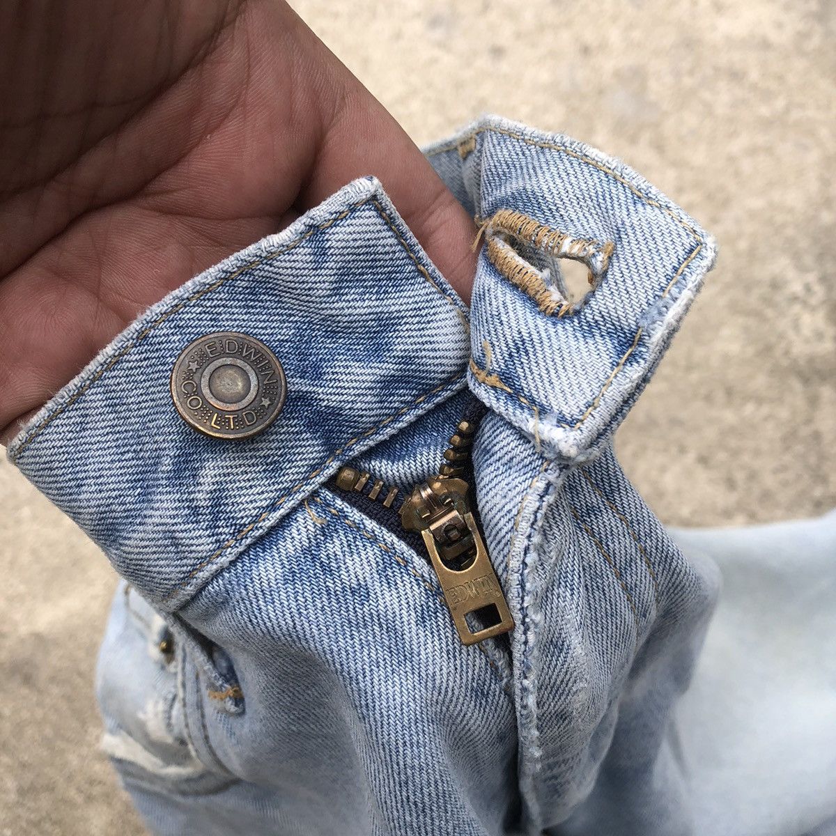 Edwin × Vintage 🔥Rare🔥Edwin 403 Stoned Wash Rips Distress Denim Jeans Size US 30 / EU 46 - 11 Thumbnail
