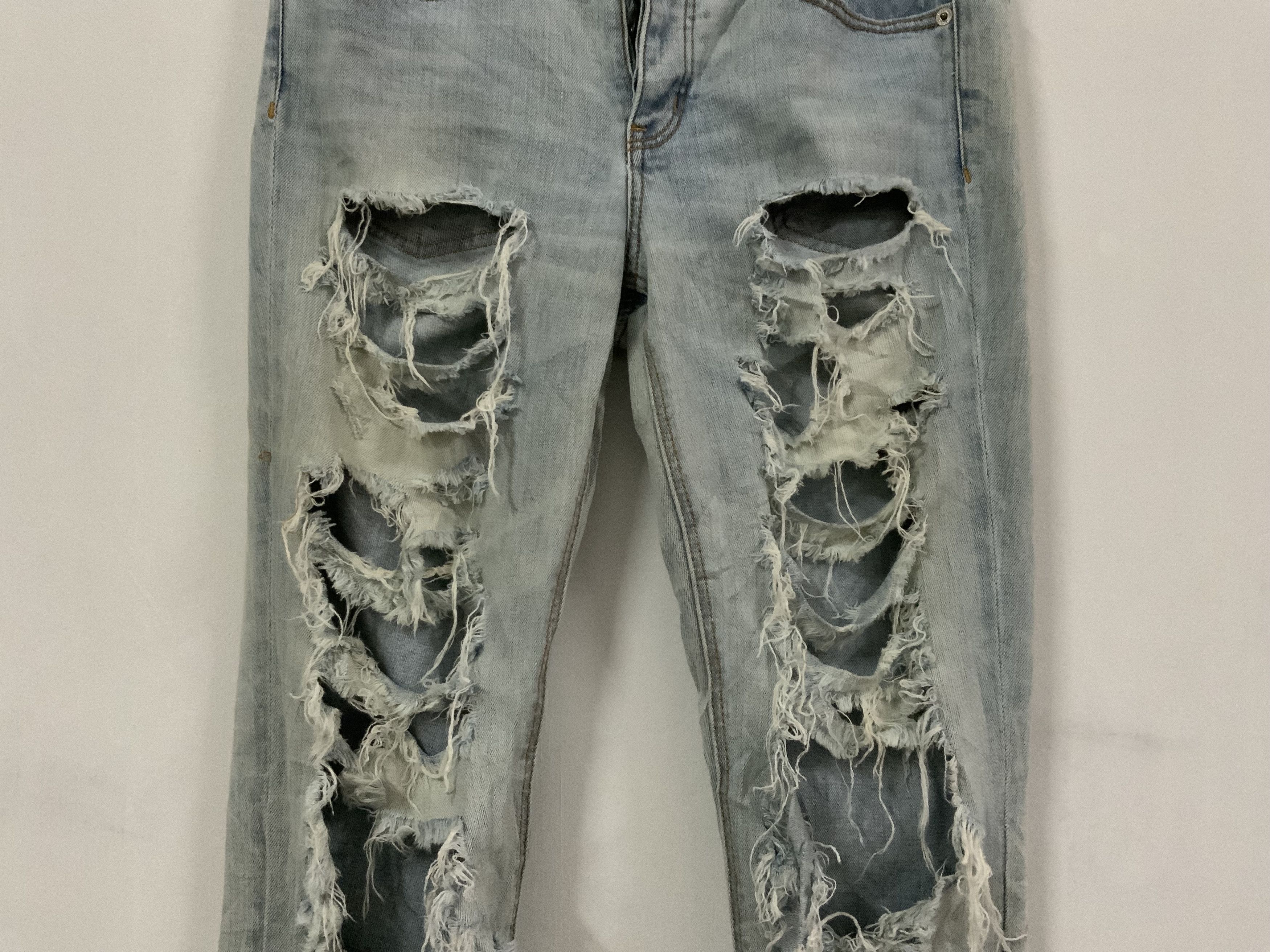 American Eagle Outfitters American Eagle Outfitters Distressed Denim Jeans Size US 30 / EU 46 - 4 Thumbnail