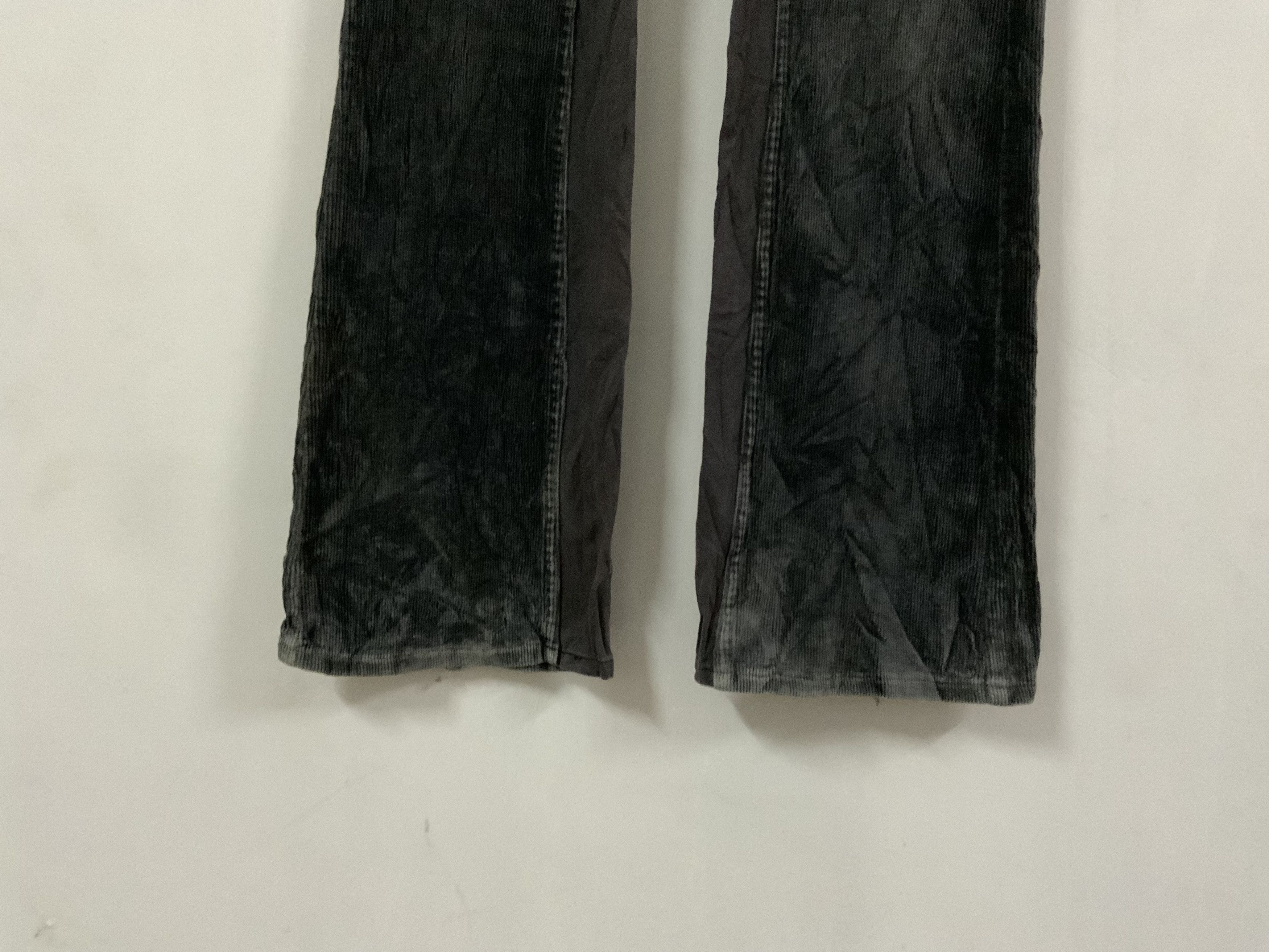 Chevignon Vintage Chevignon Corduroi Single Pocket Cargo Size US 34 / EU 50 - 5 Thumbnail