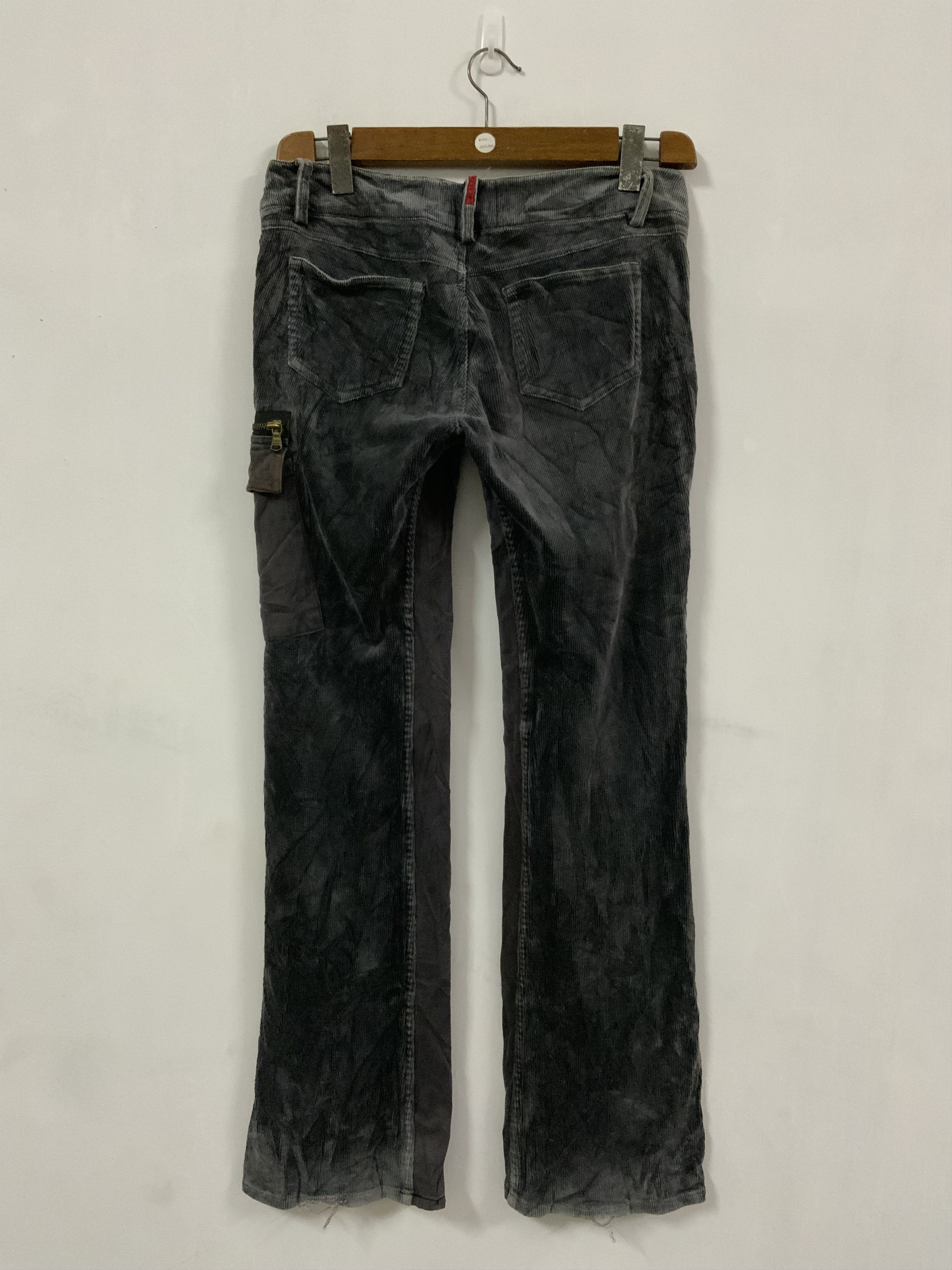Chevignon Vintage Chevignon Corduroi Single Pocket Cargo Size US 34 / EU 50 - 2 Thumbnail