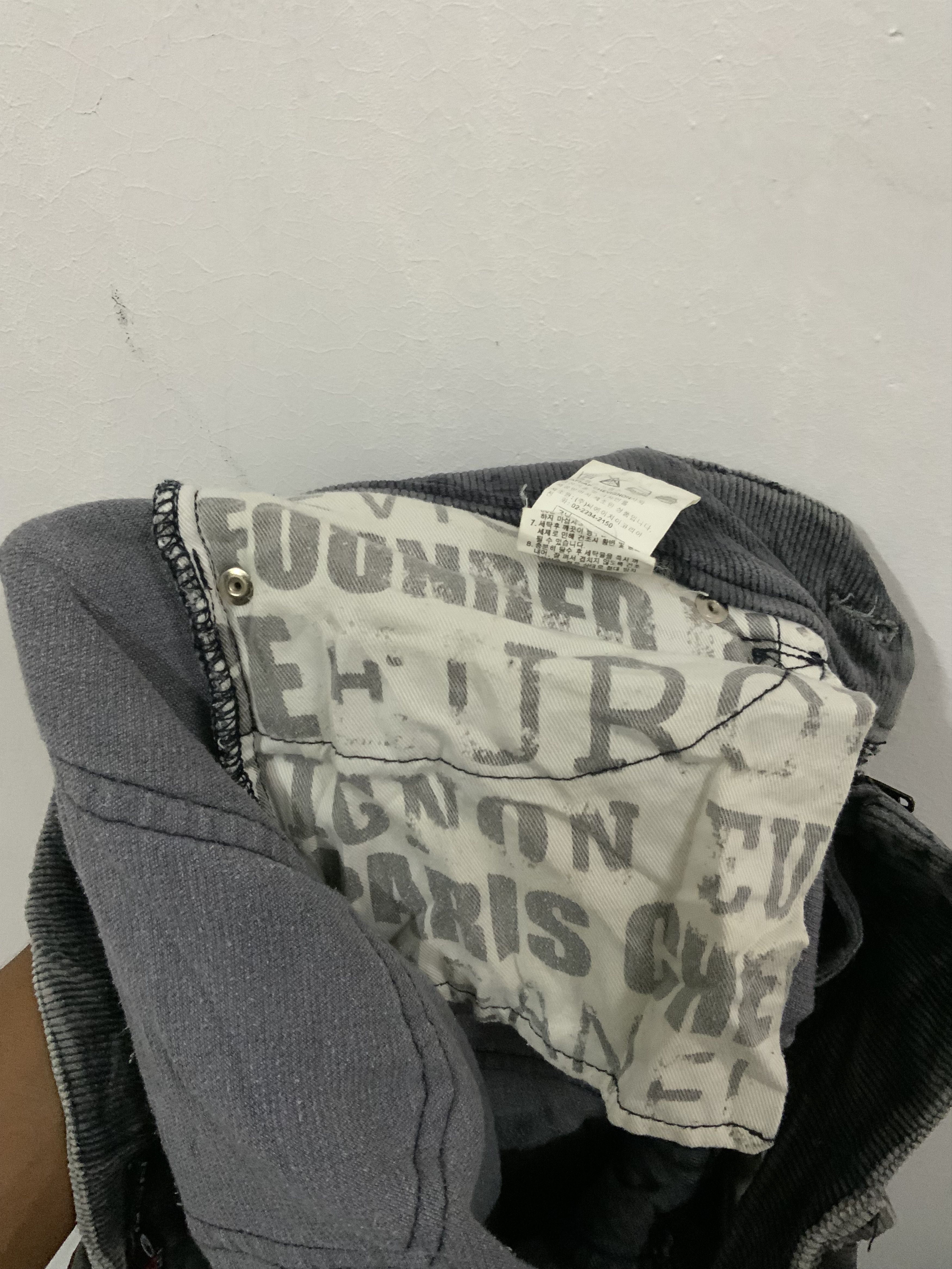 Chevignon Vintage Chevignon Corduroi Single Pocket Cargo Size US 34 / EU 50 - 19 Thumbnail