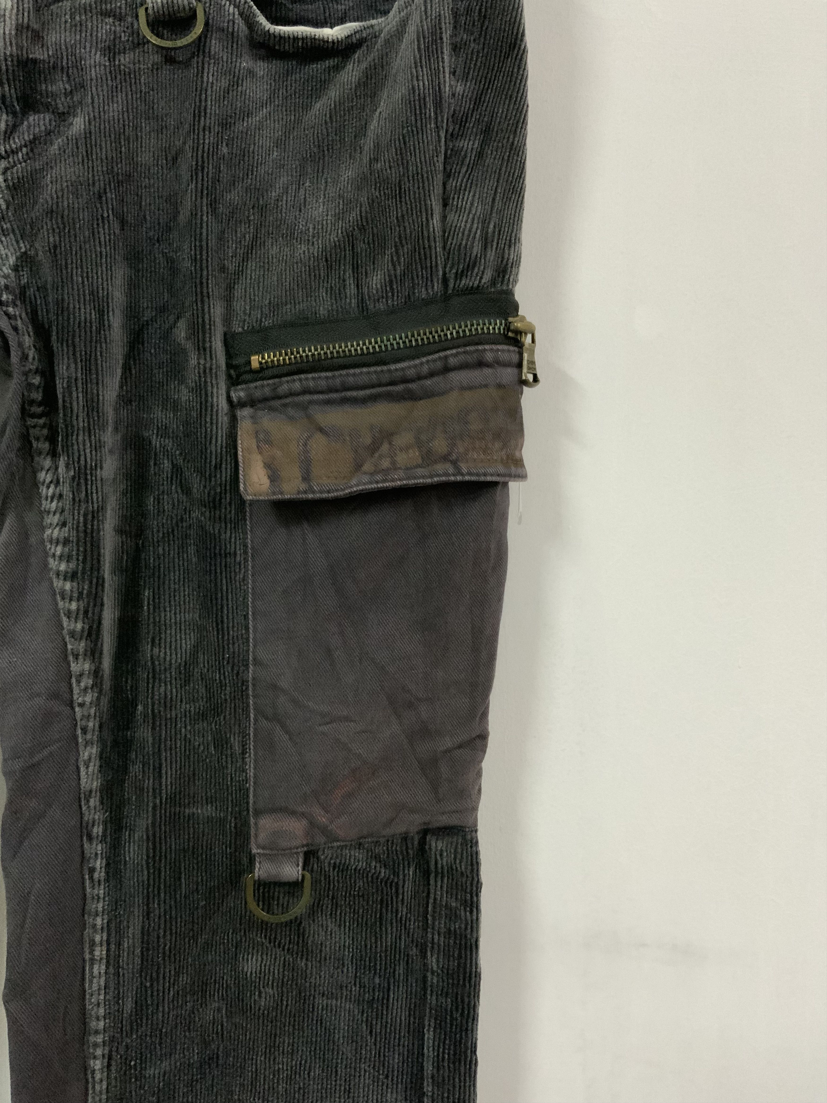 Chevignon Vintage Chevignon Corduroi Single Pocket Cargo Size US 34 / EU 50 - 6 Thumbnail