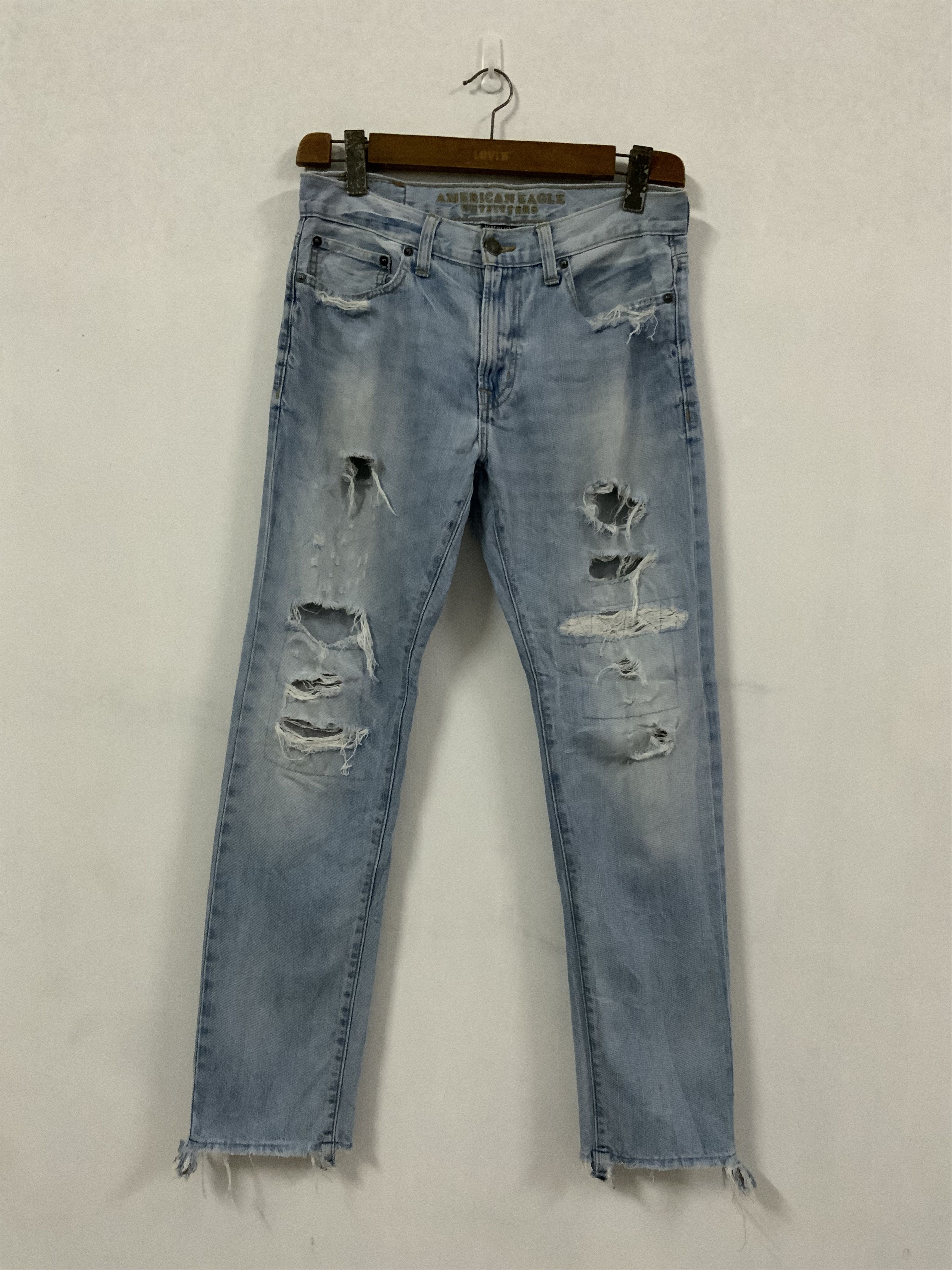 American Eagle Outfitters American Eagle Outfitter Distressed Denim Size US 32 / EU 48 - 1 Thumbnail
