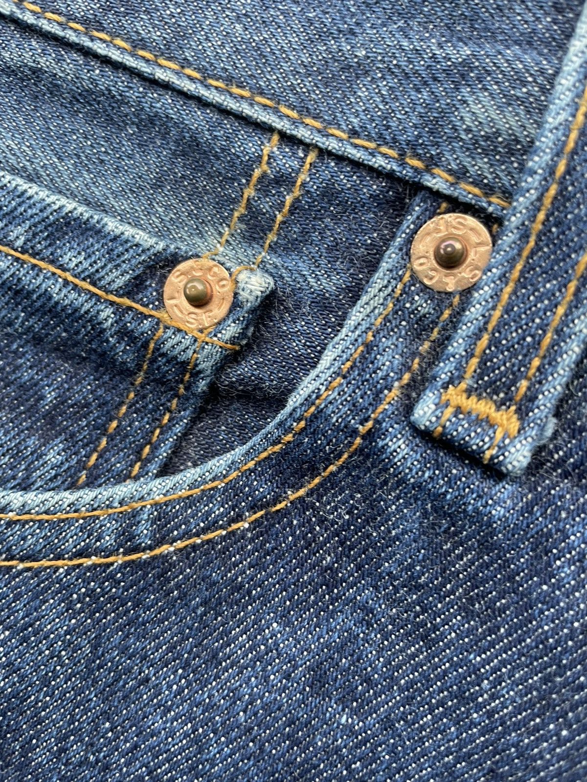 Le Grande Bleu (L.G.B.) Vintage Levi’s 501 1998 Usa Aging Faded Wash Denim Size US 34 / EU 50 - 17 Thumbnail