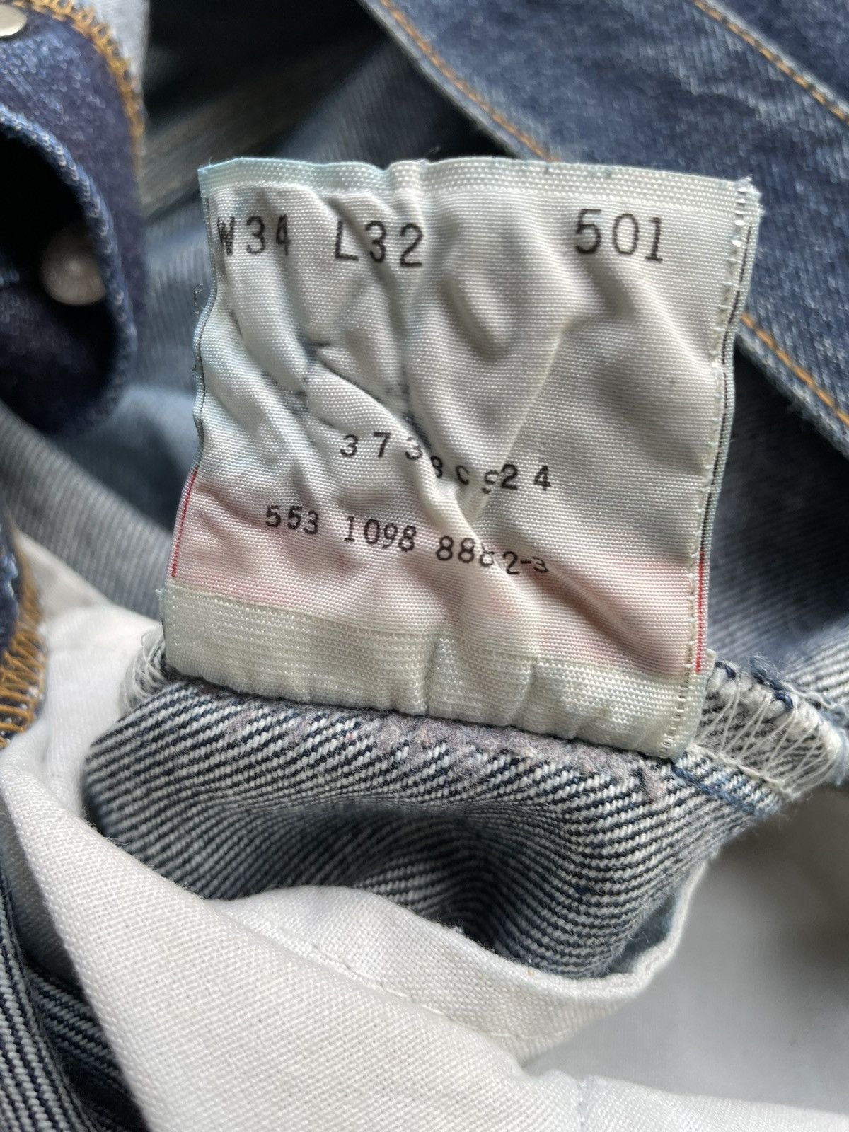Le Grande Bleu (L.G.B.) Vintage Levi’s 501 1998 Usa Aging Faded Wash Denim Size US 34 / EU 50 - 13 Thumbnail