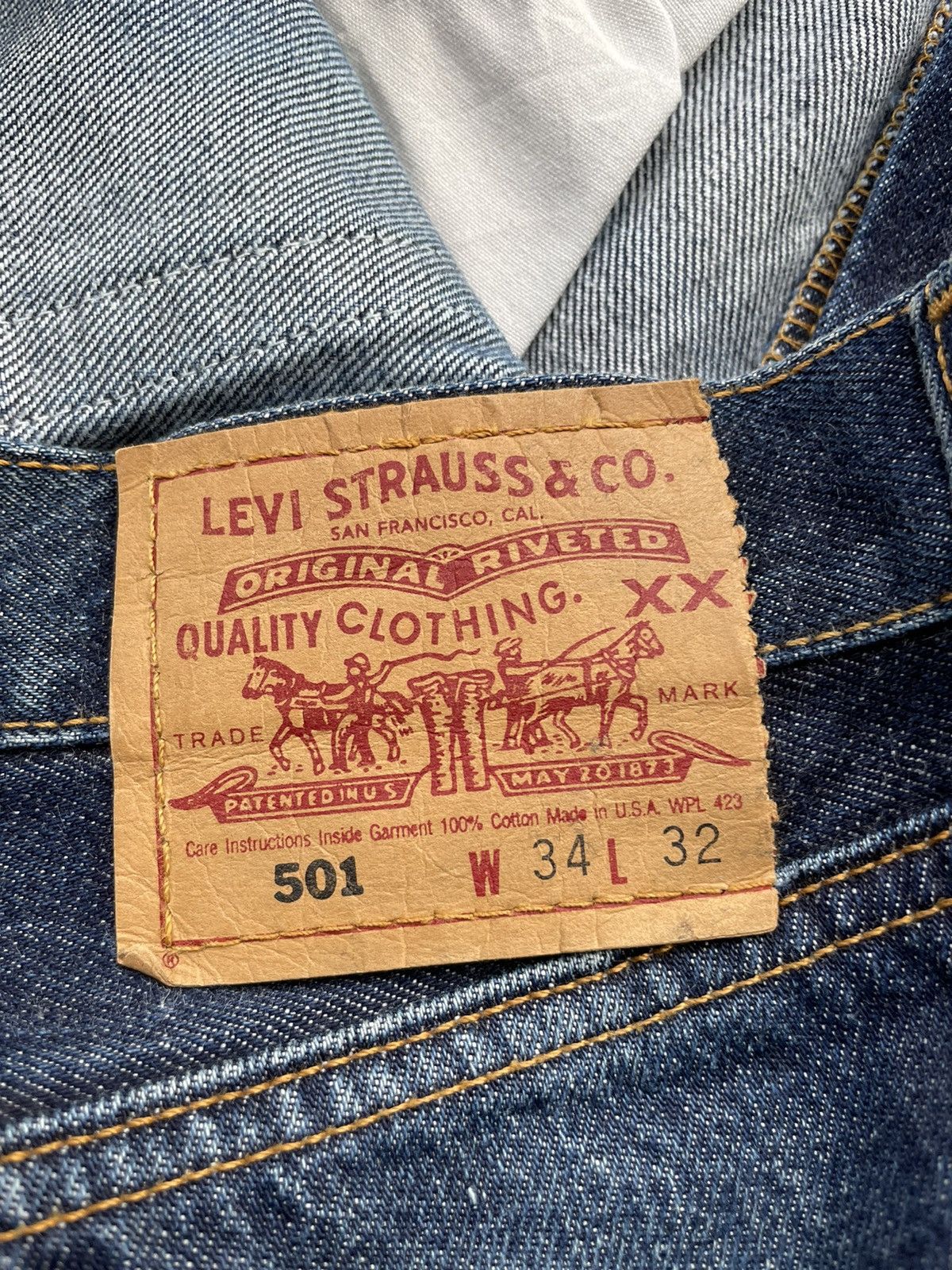 Le Grande Bleu (L.G.B.) Vintage Levi’s 501 1998 Usa Aging Faded Wash Denim Size US 34 / EU 50 - 11 Thumbnail