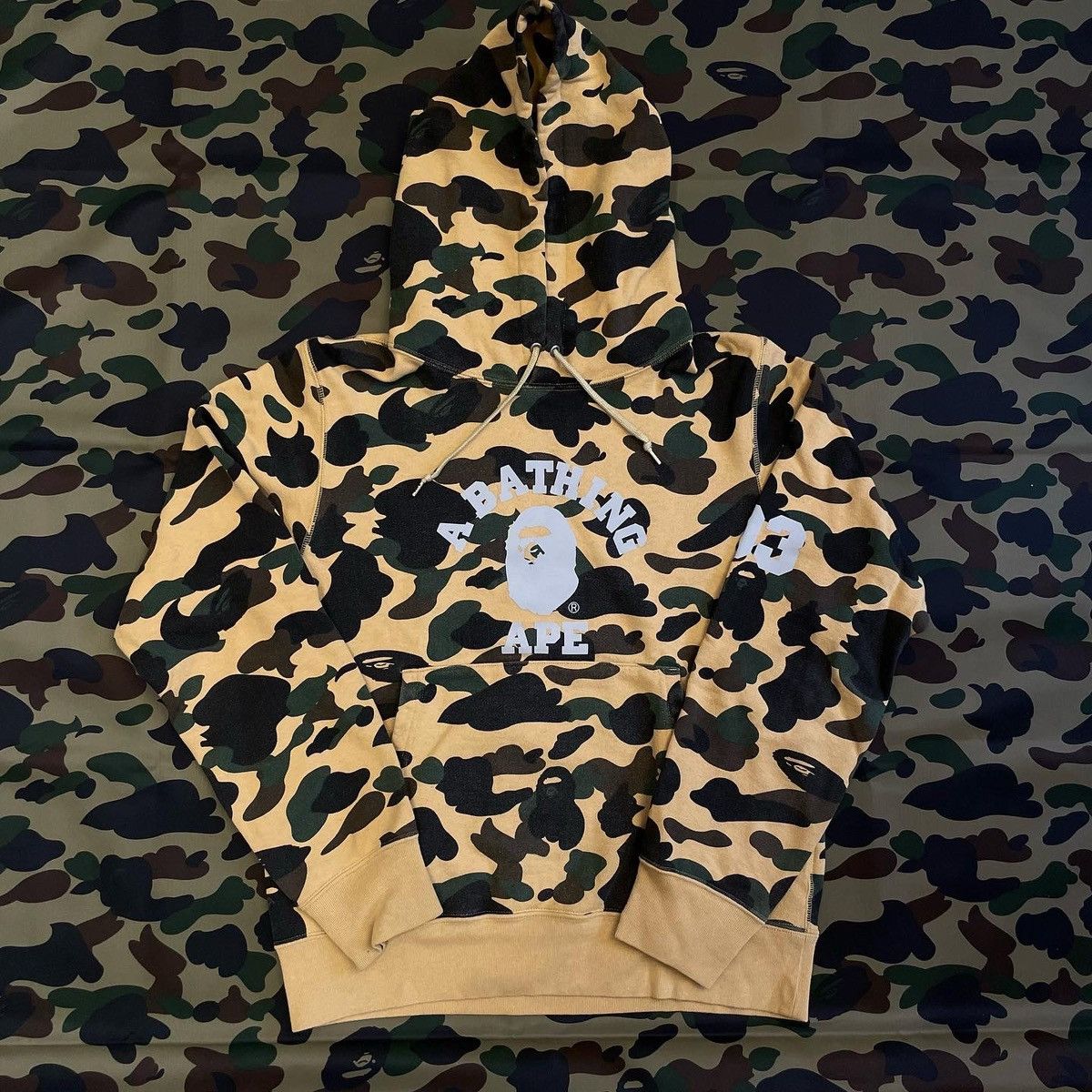 Bape 1ST CAMO COLLEGE PULLOVER HOODIE Size US M / EU 48-50 / 2 - 1 Thumbnail