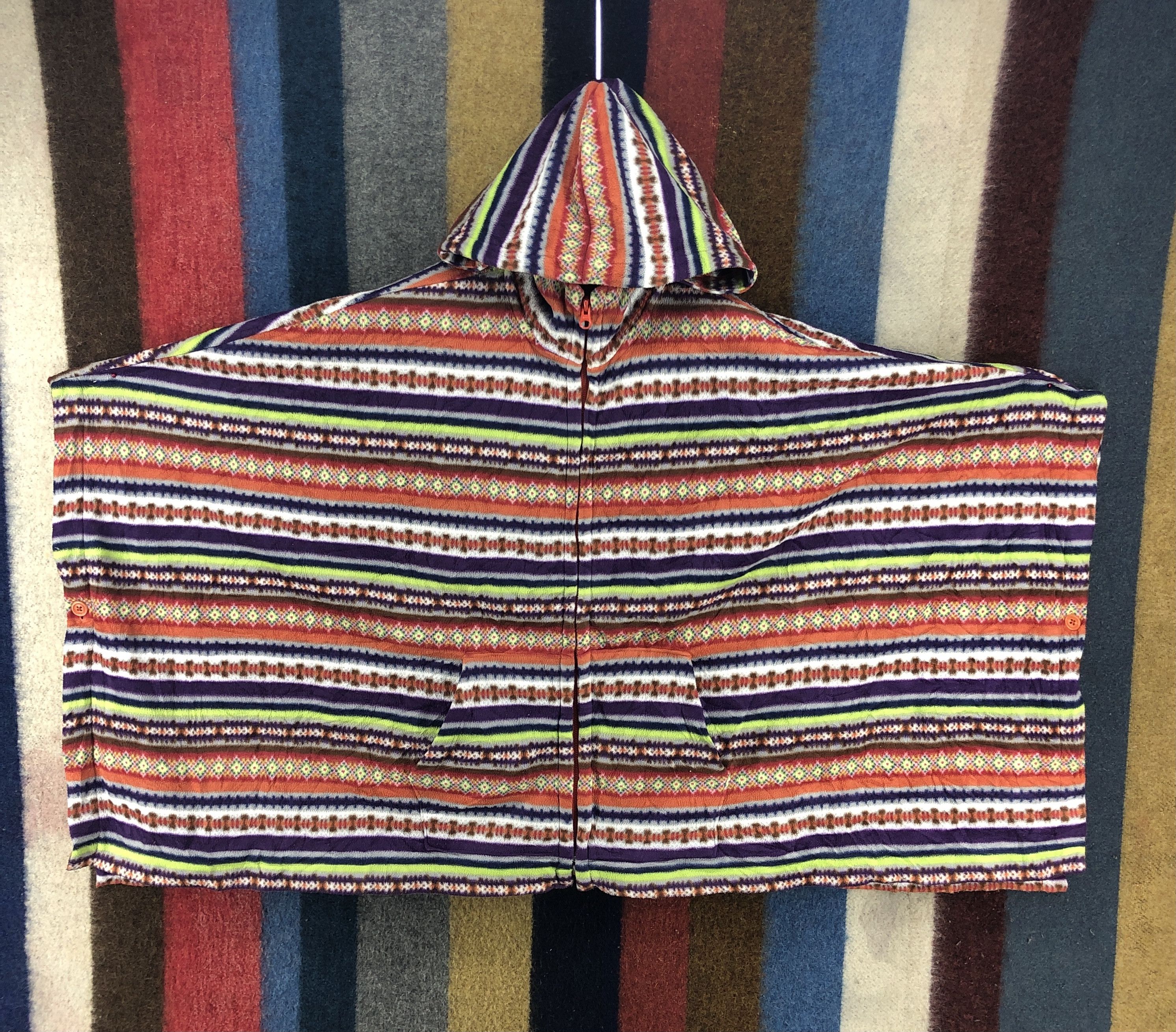 Uniqlo UNIQLO Poncho Fleece #0101/A Size US M / EU 48-50 / 2 - 1 Thumbnail